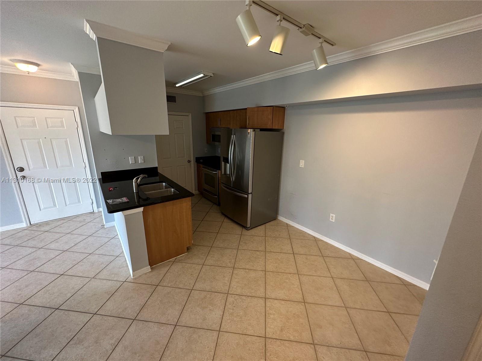 VILLAS AT EMERALD DUNES C - Residential Lease