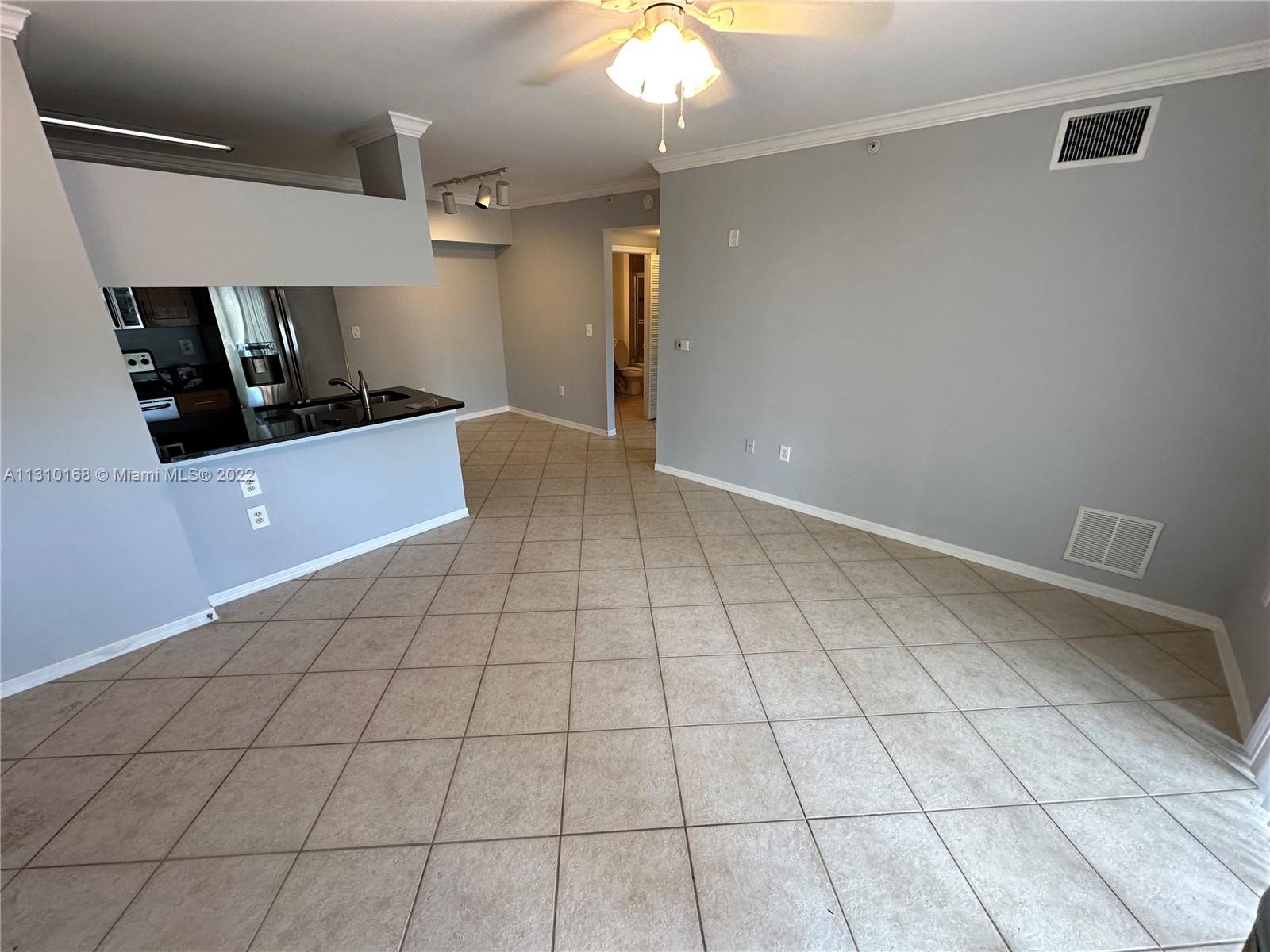 VILLAS AT EMERALD DUNES C - Residential Lease