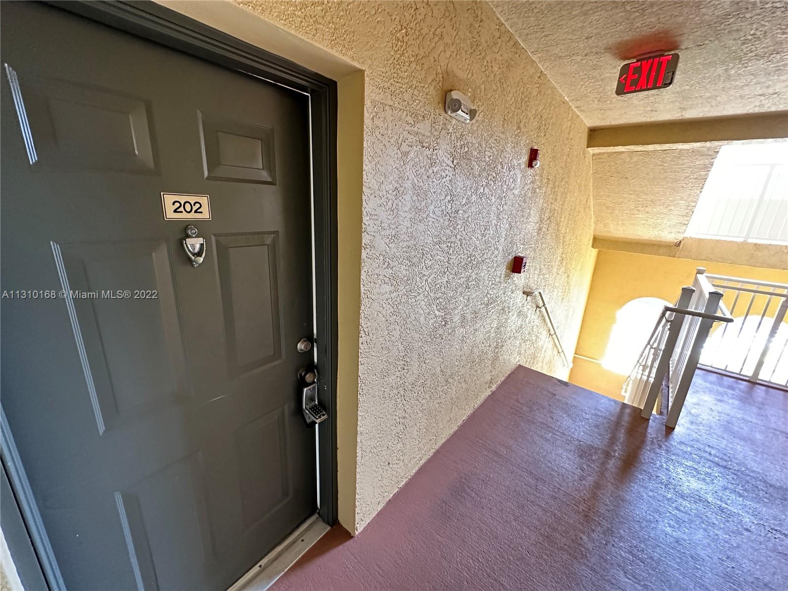 VILLAS AT EMERALD DUNES C - Residential Lease