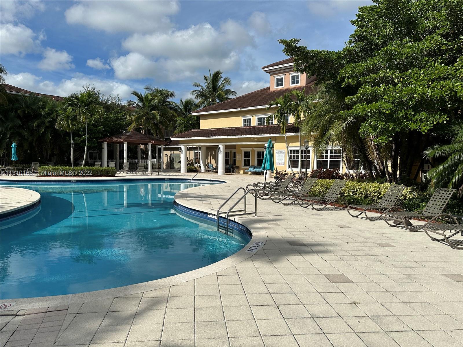 VILLAS AT EMERALD DUNES C - Residential Lease