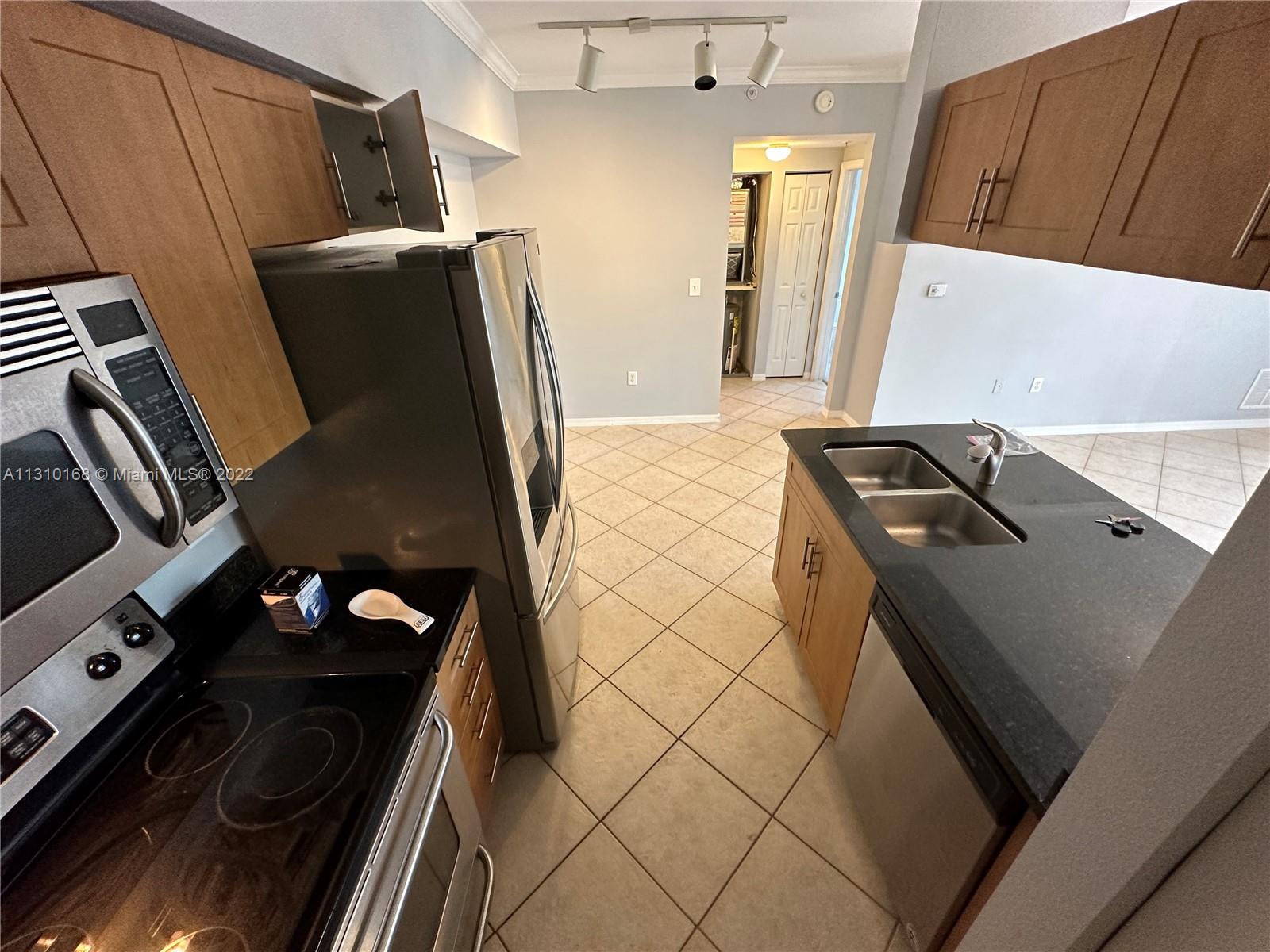 VILLAS AT EMERALD DUNES C - Residential Lease