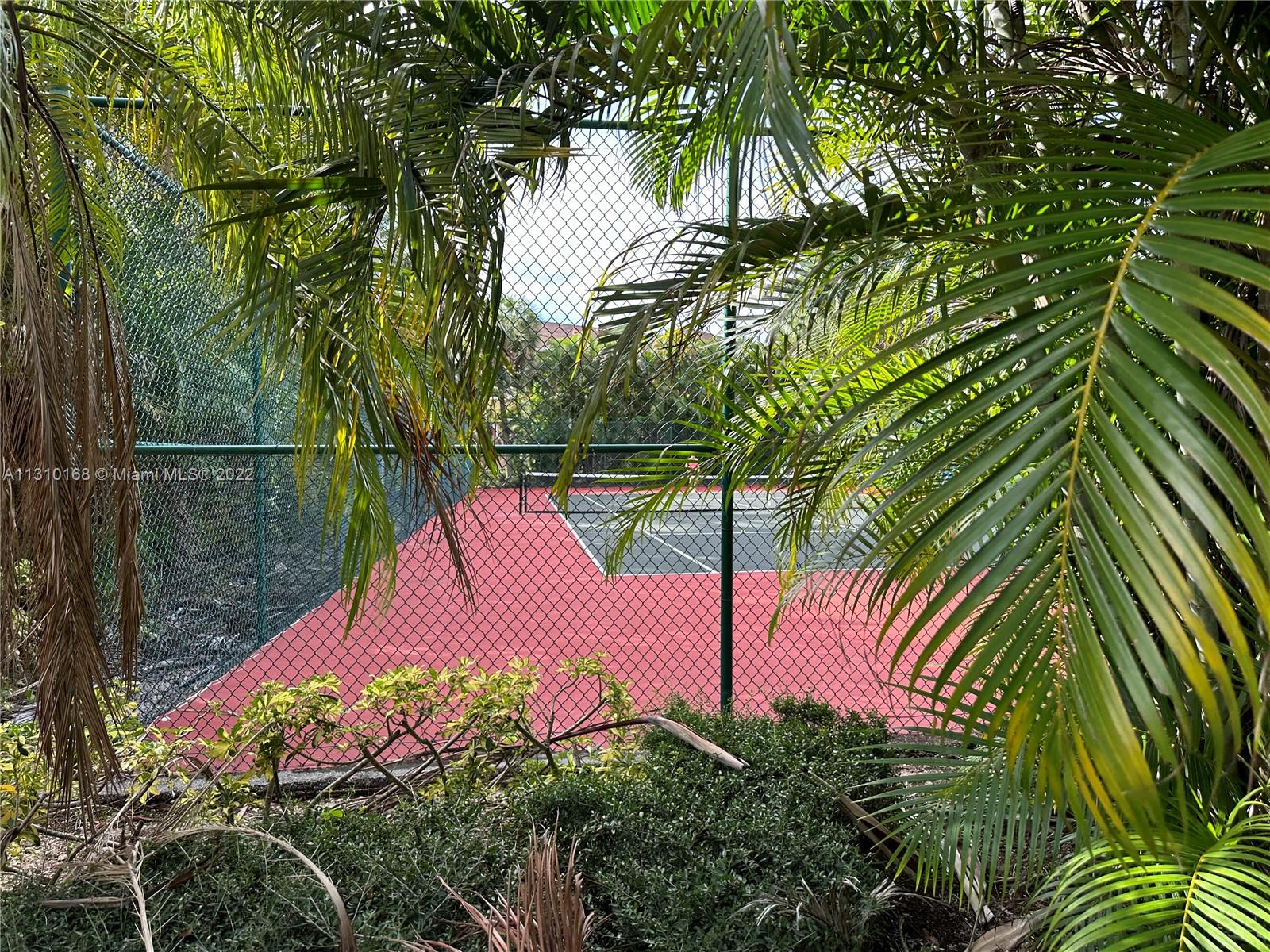 VILLAS AT EMERALD DUNES C - Residential Lease