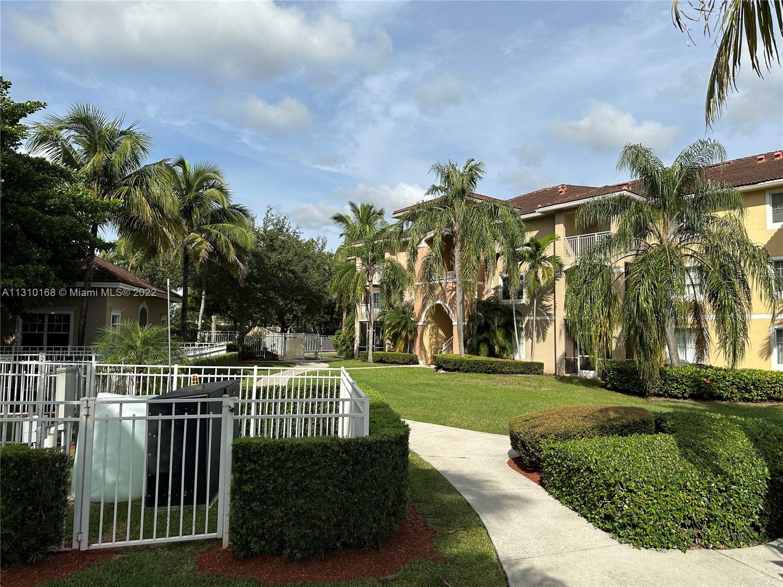 VILLAS AT EMERALD DUNES C - Residential Lease