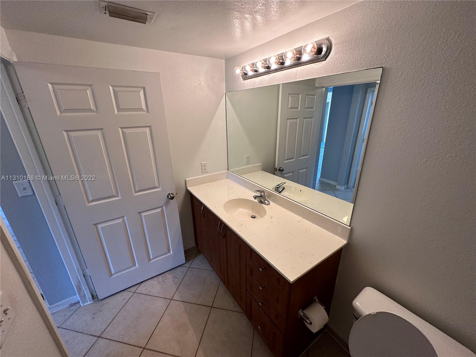 VILLAS AT EMERALD DUNES C - Residential Lease