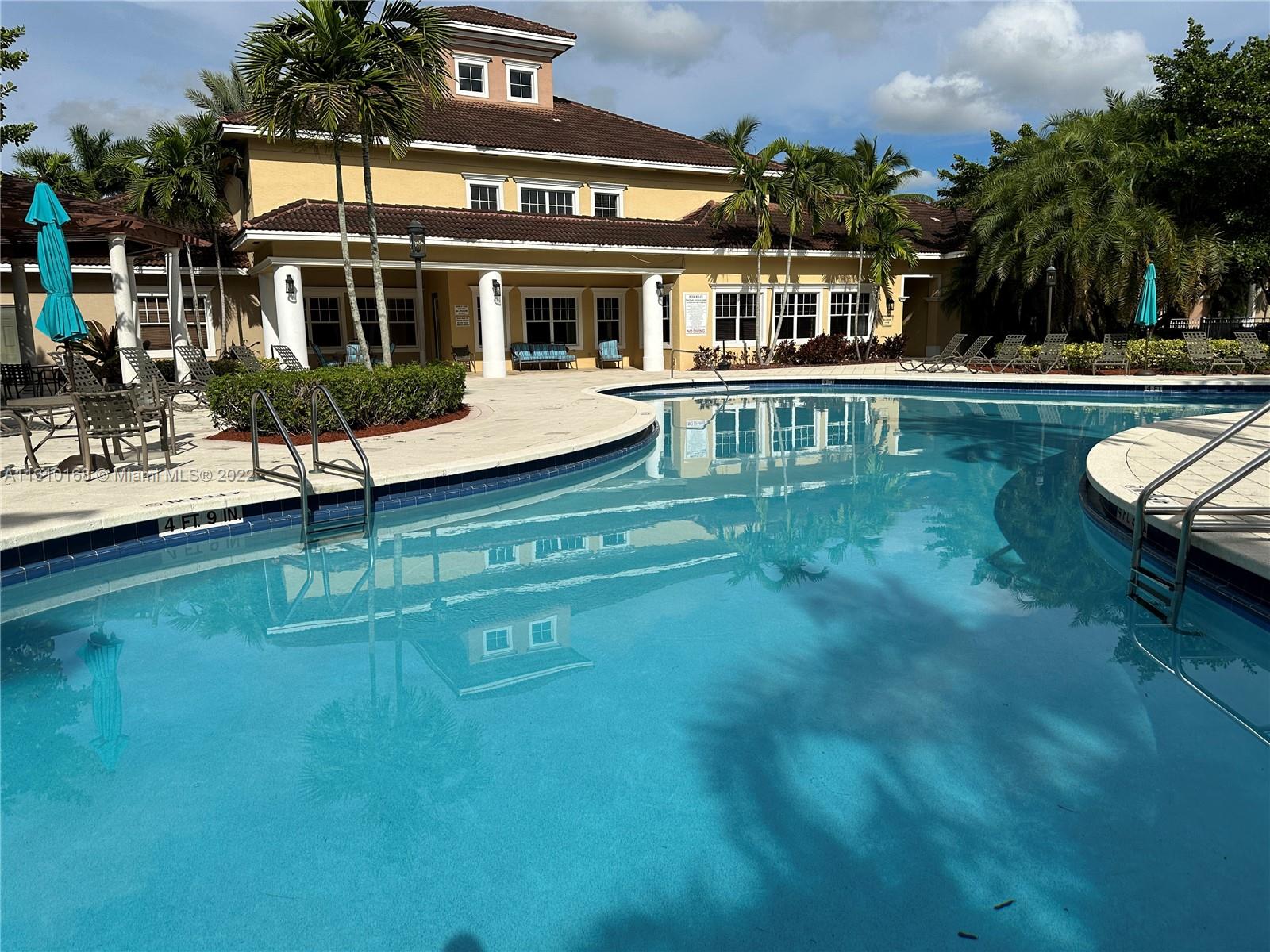 VILLAS AT EMERALD DUNES C - Residential Lease