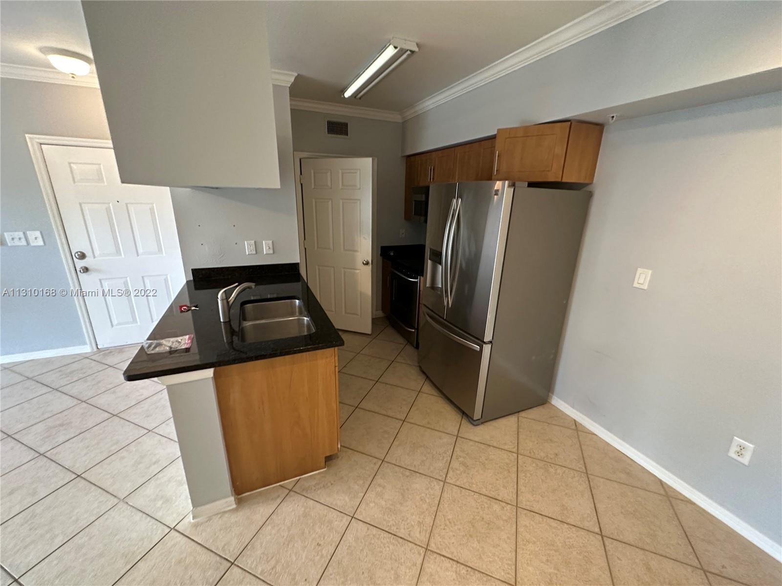 VILLAS AT EMERALD DUNES C - Residential Lease