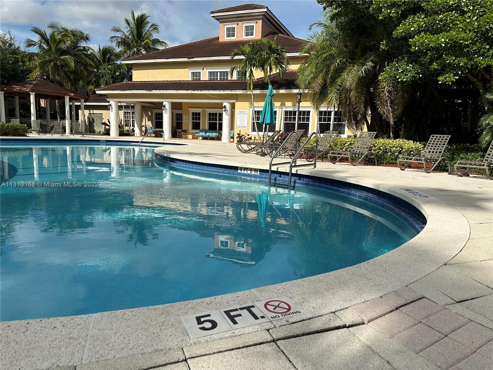 VILLAS AT EMERALD DUNES C - Residential Lease