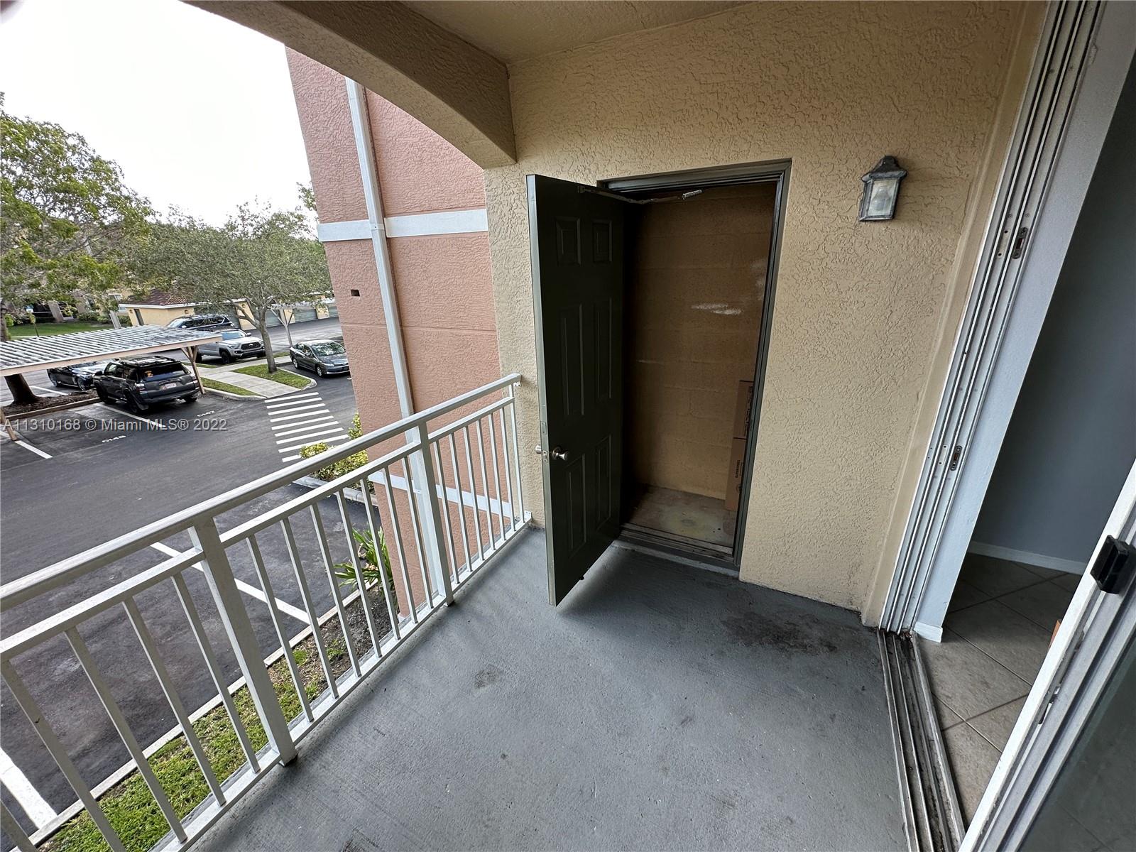 VILLAS AT EMERALD DUNES C - Residential Lease