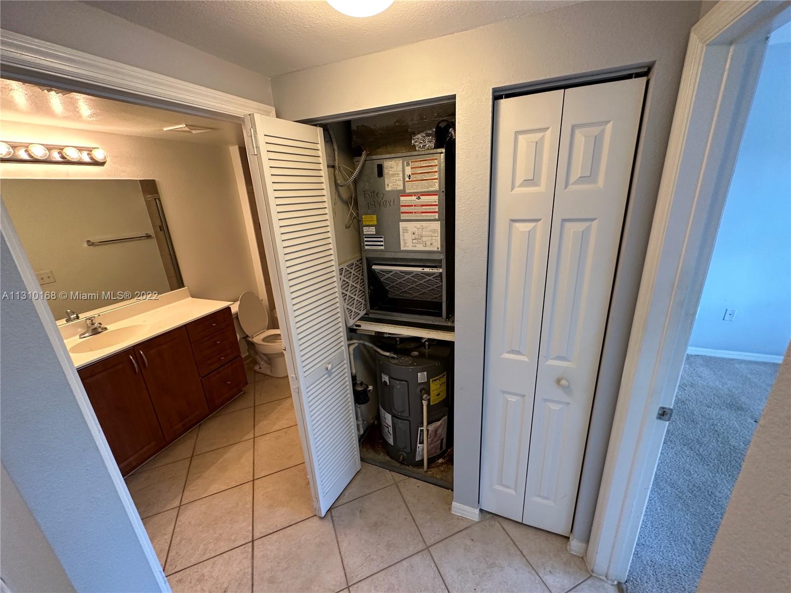 VILLAS AT EMERALD DUNES C - Residential Lease