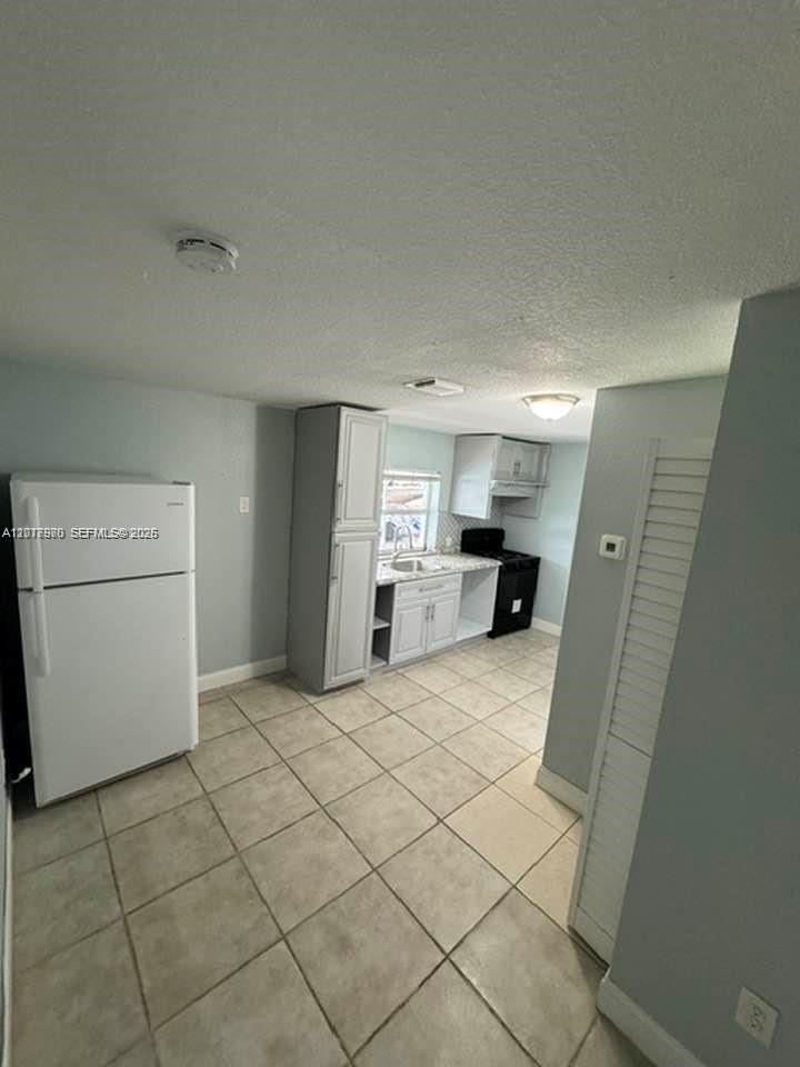 SCHOOL HOUSE SUB - Residential Lease