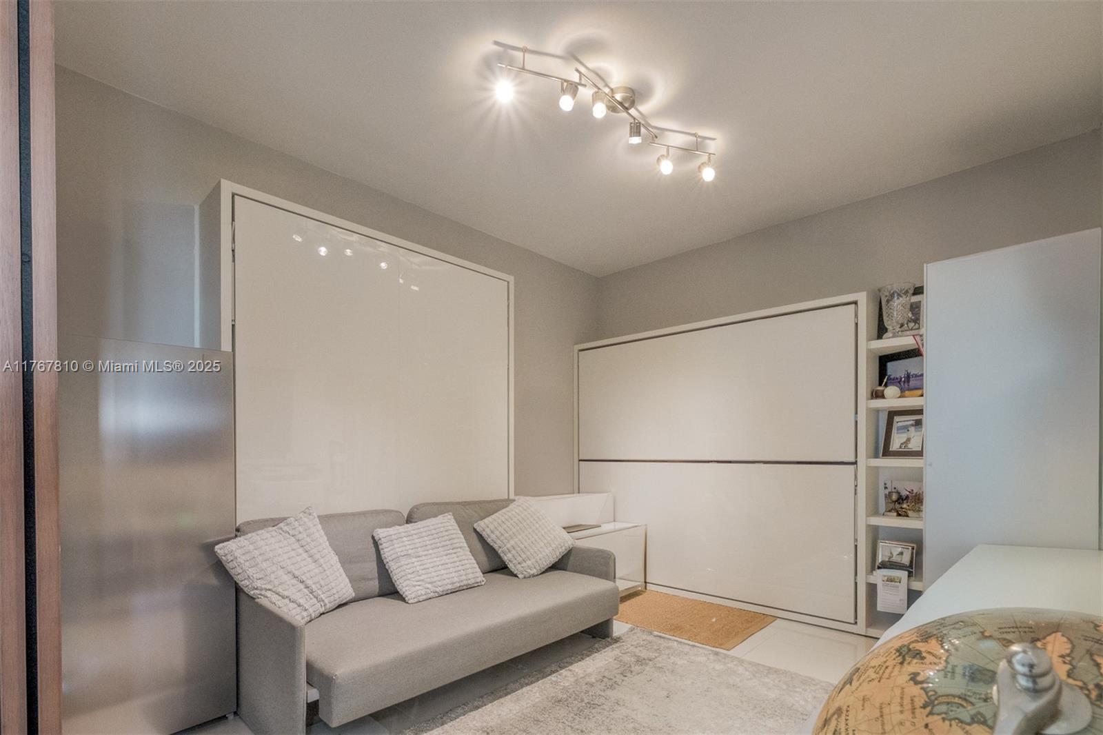 5252 PASEO CONDO - Residential