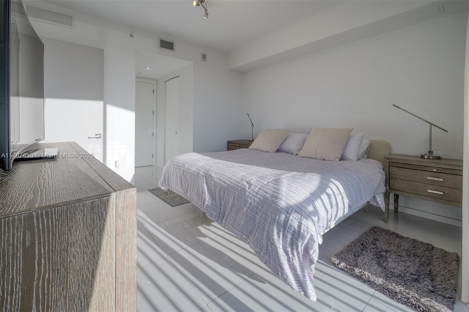 5252 PASEO CONDO - Residential