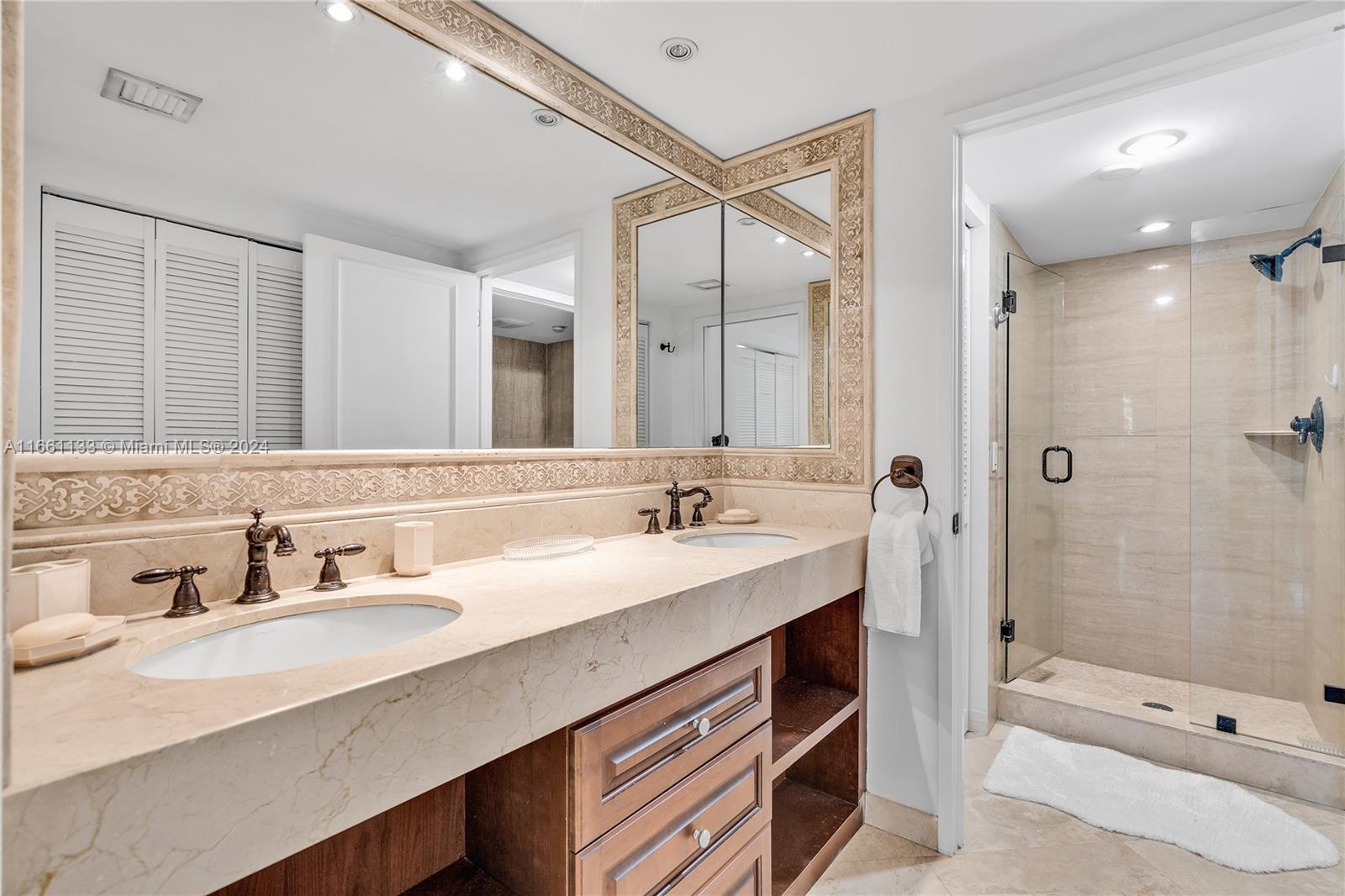 Key Biscayne, Florida 33149, United States, 2 Bedrooms Bedrooms, ,2 BathroomsBathrooms,Residential,Active,43538