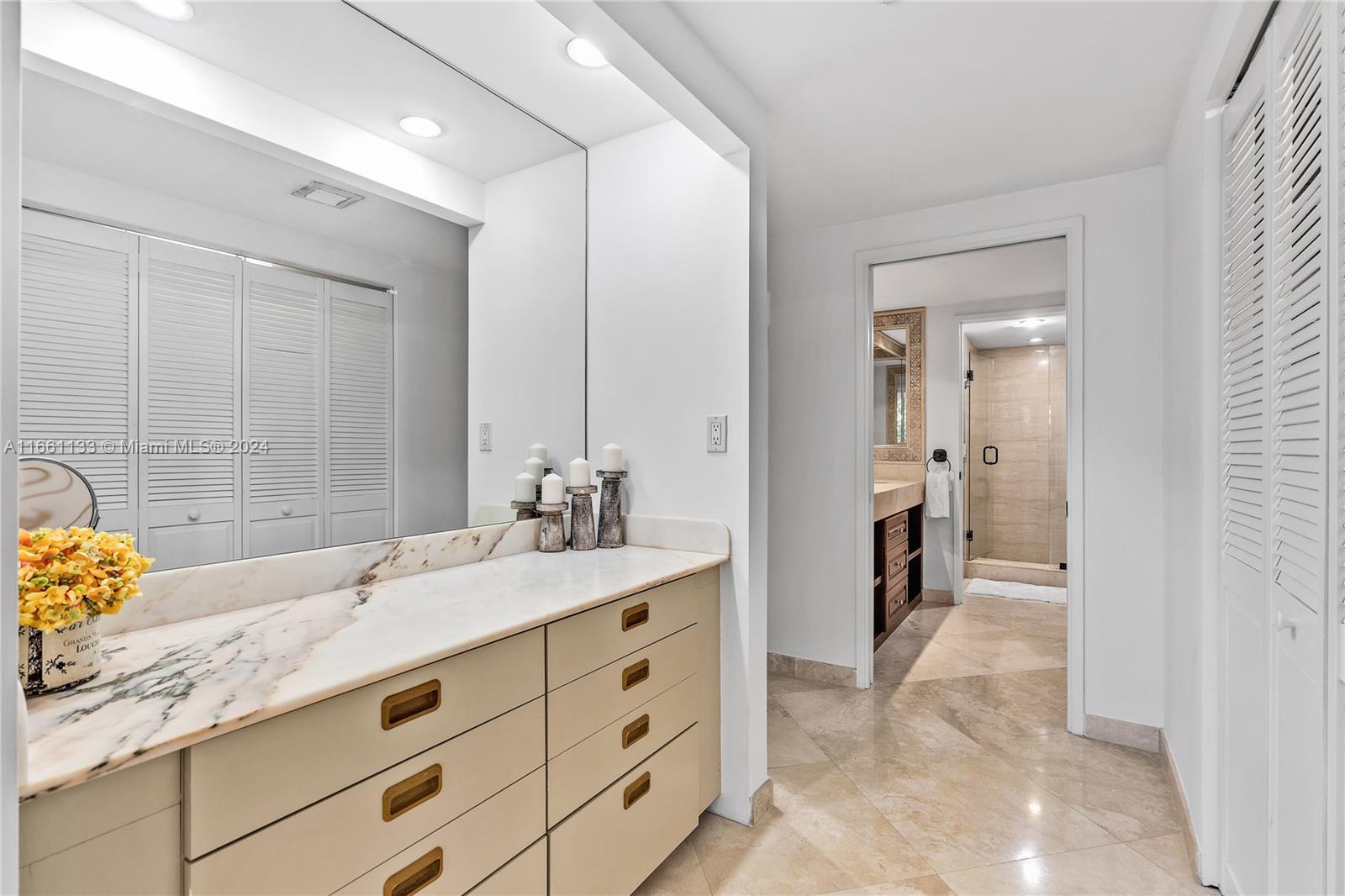 Key Biscayne, Florida 33149, United States, 2 Bedrooms Bedrooms, ,2 BathroomsBathrooms,Residential,Active,43538