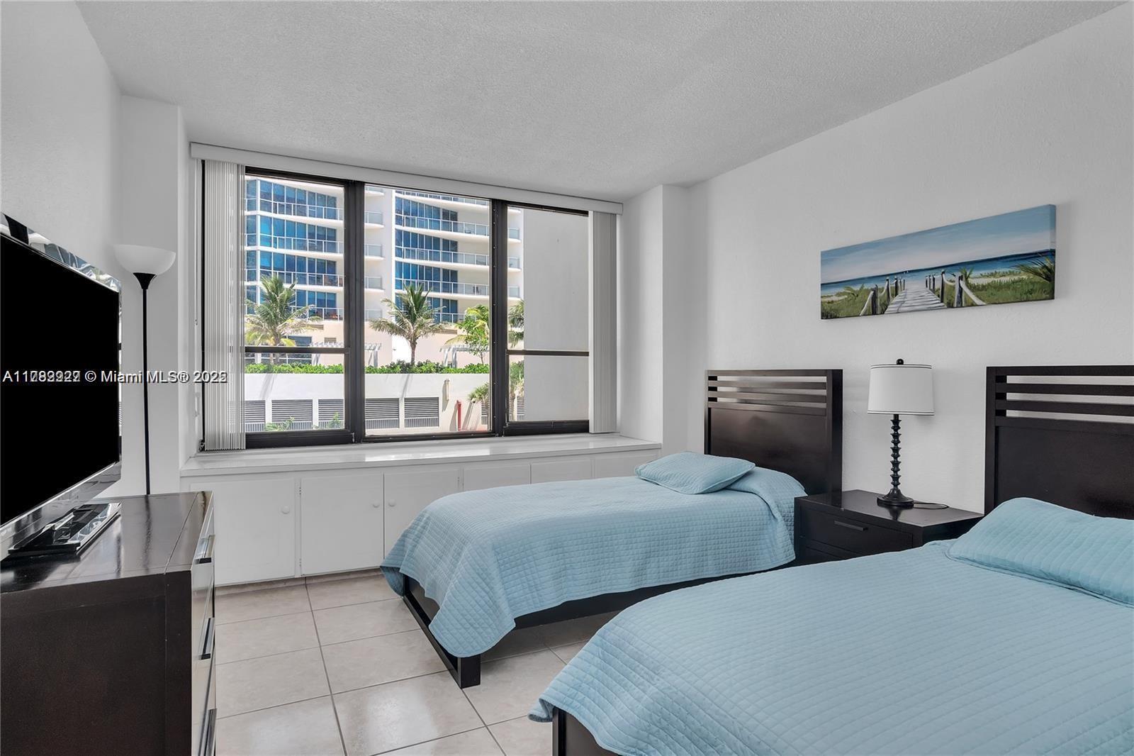 THE ALEXANDER TOWERS CONDO - Residential