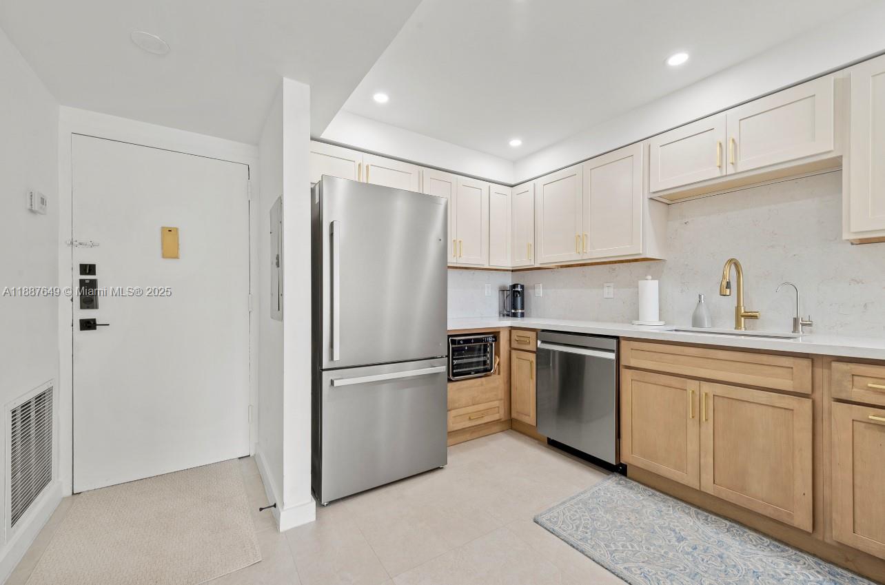 TOWNE ROYALE CONDO - Residential