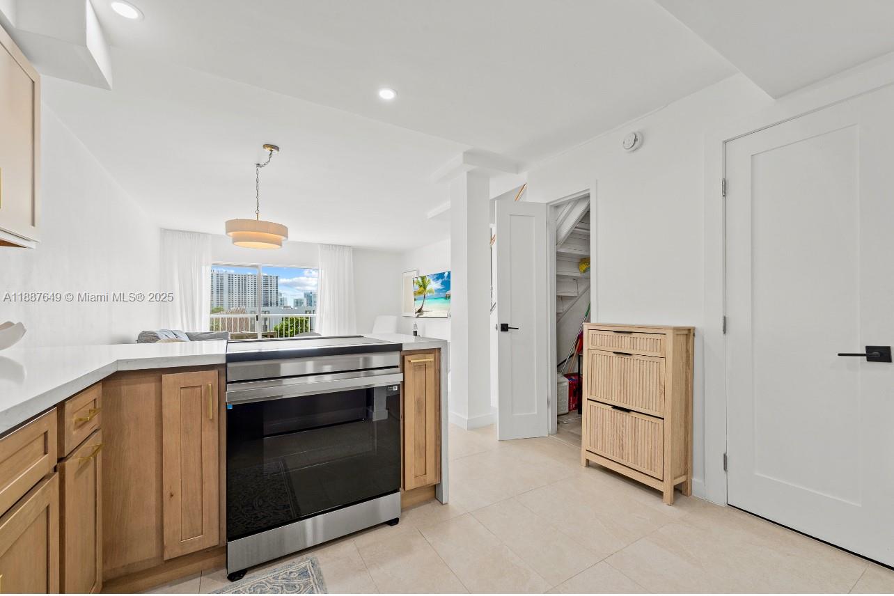 TOWNE ROYALE CONDO - Residential