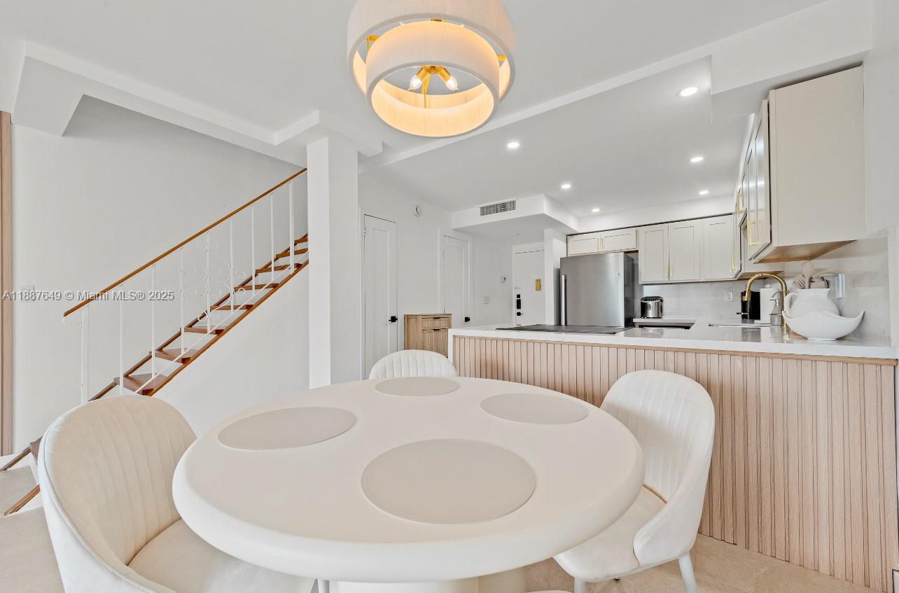 TOWNE ROYALE CONDO - Residential