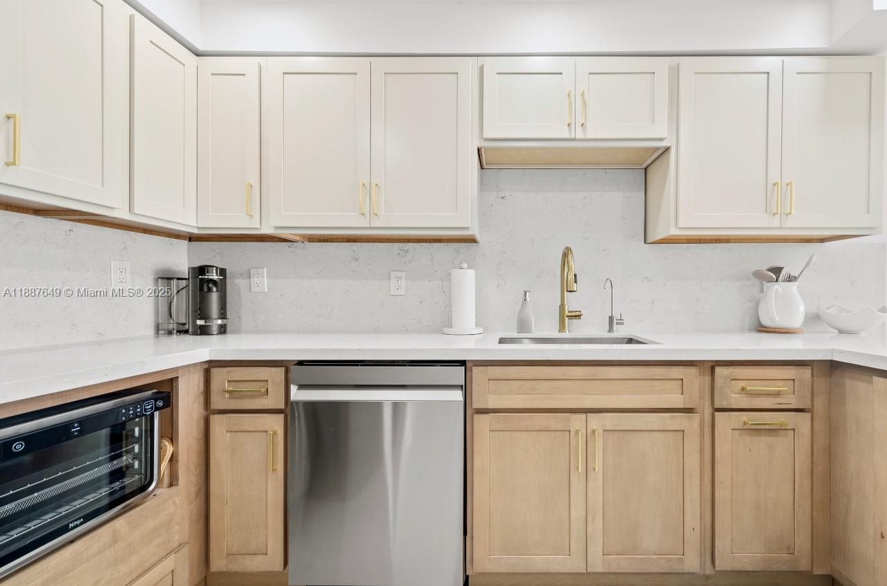 TOWNE ROYALE CONDO - Residential