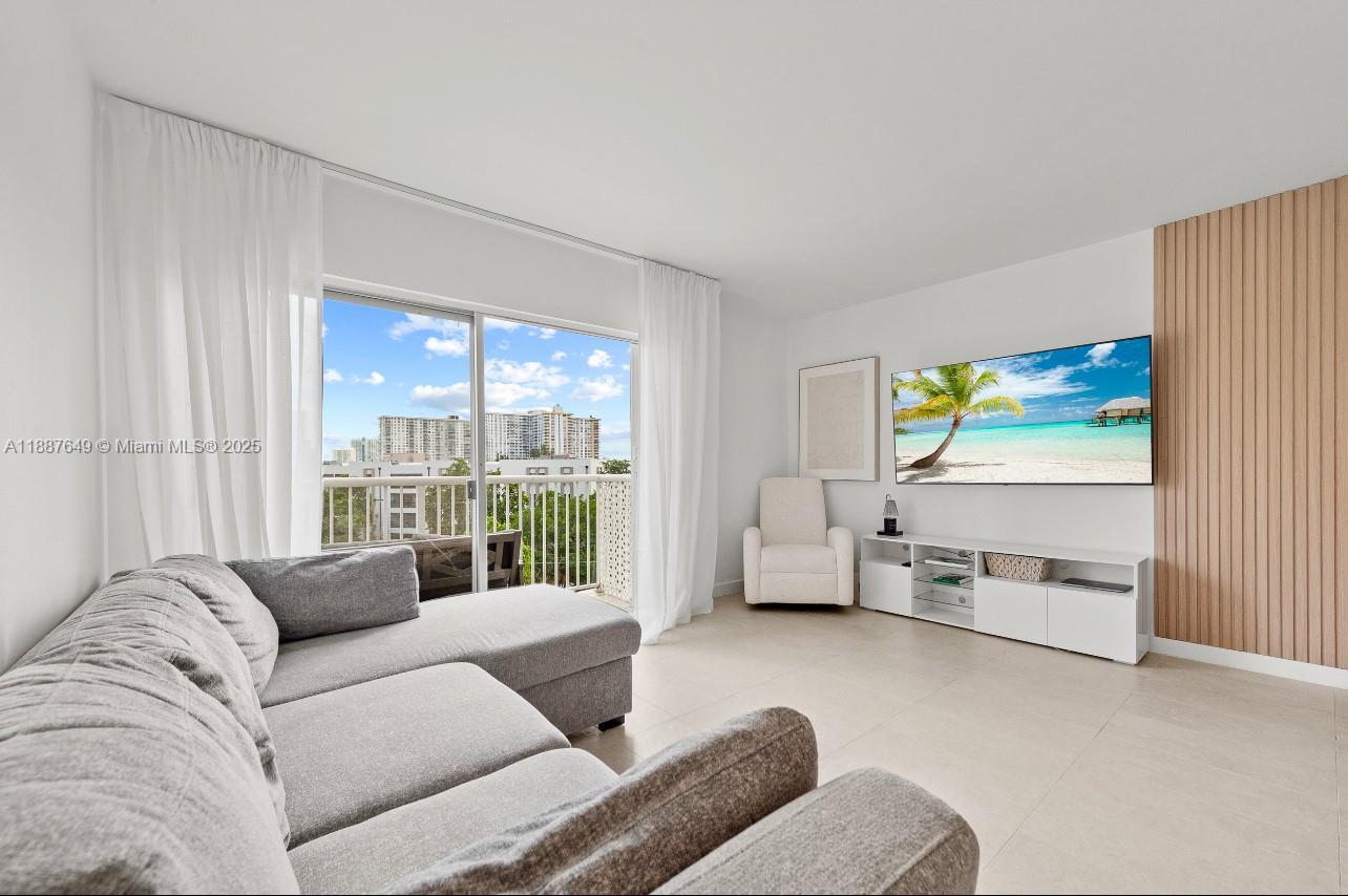 TOWNE ROYALE CONDO - Residential
