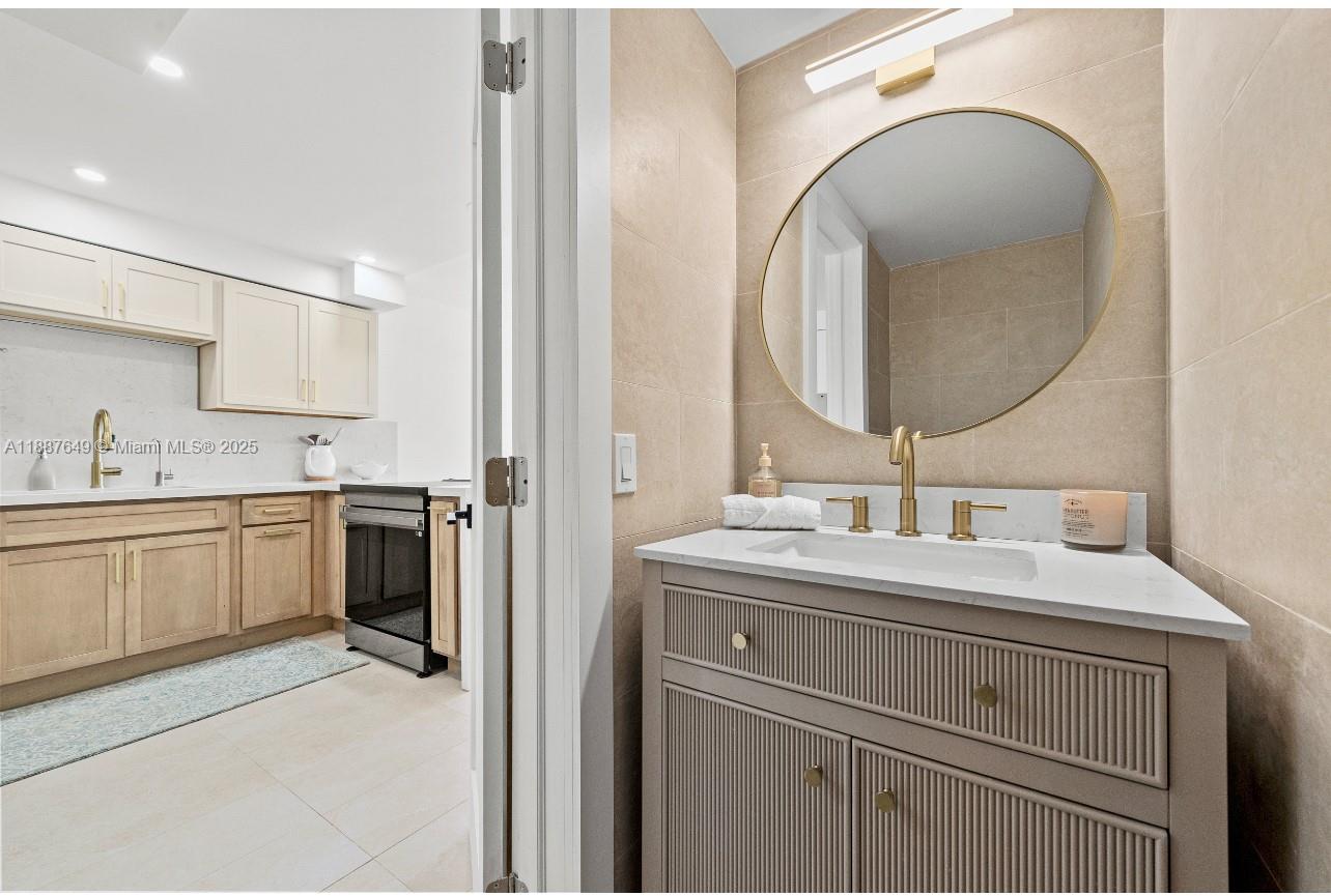 TOWNE ROYALE CONDO - Residential