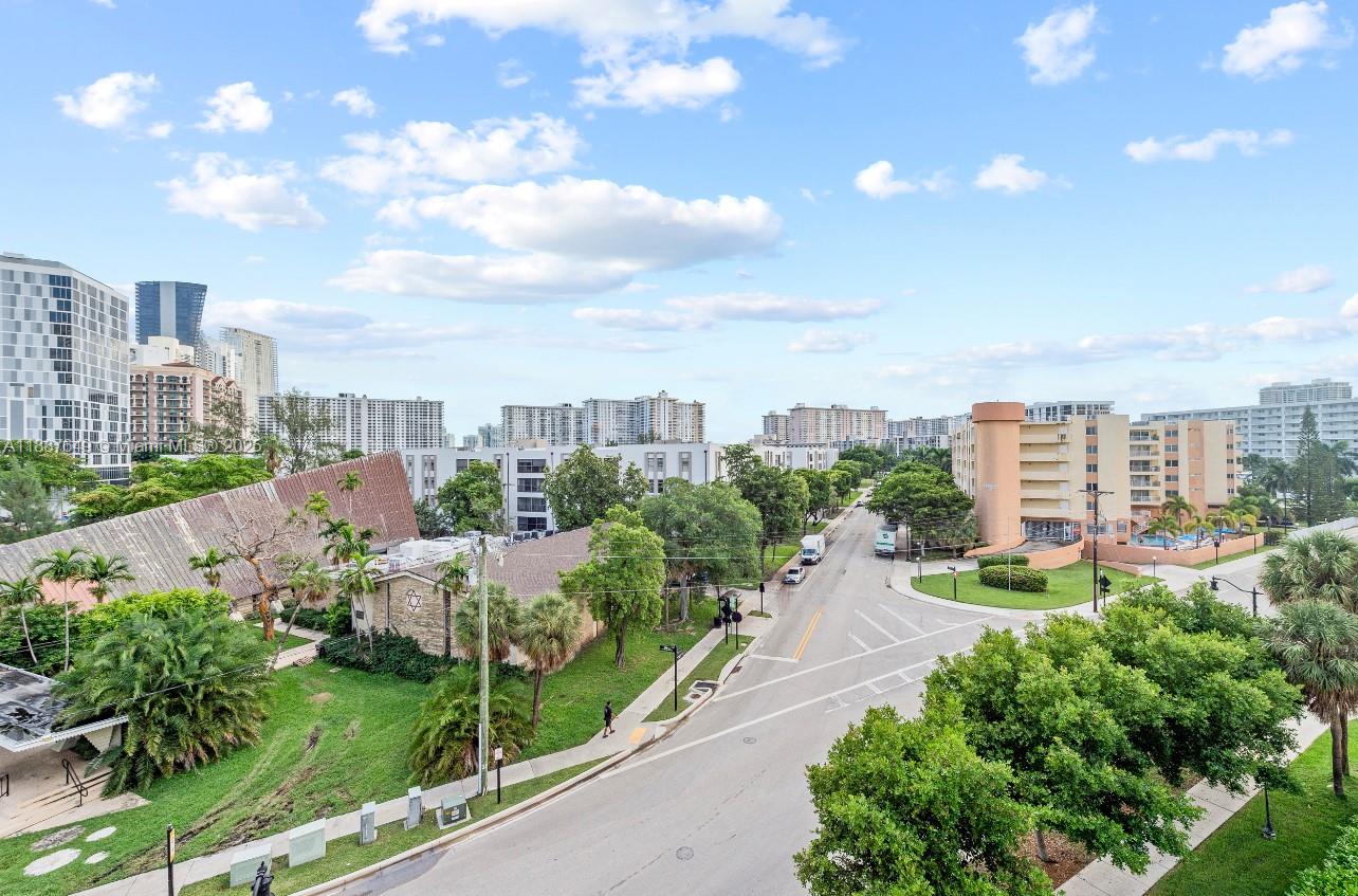 TOWNE ROYALE CONDO - Residential