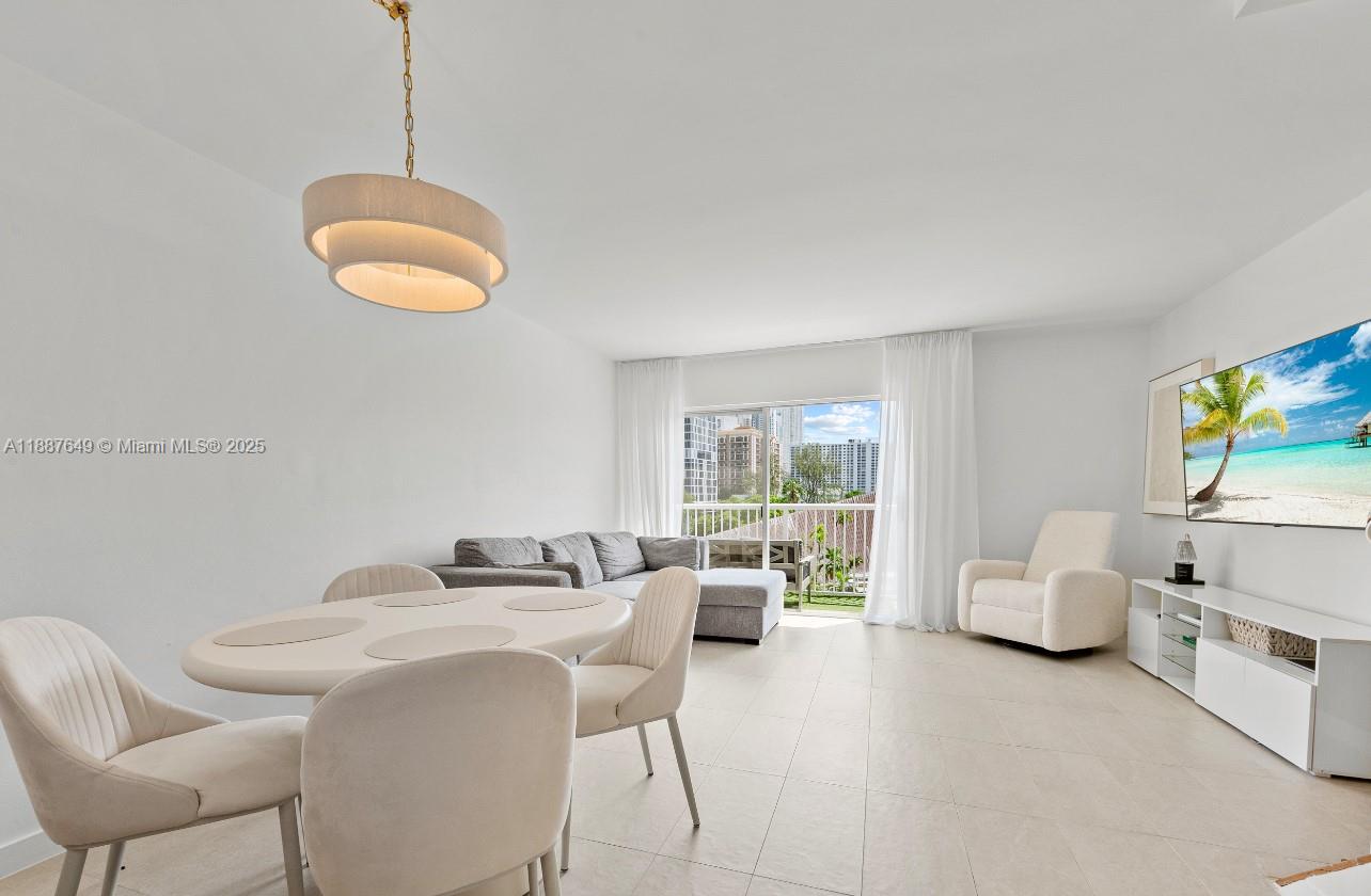 TOWNE ROYALE CONDO - Residential