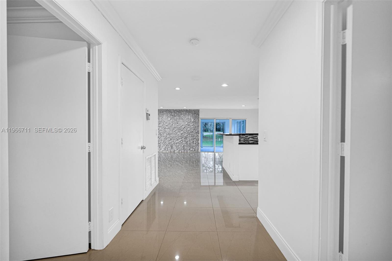 820 E Cypress Ln V-38