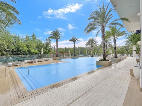 16385 Biscayne Blvd 403 North Miami Beach FL 33160