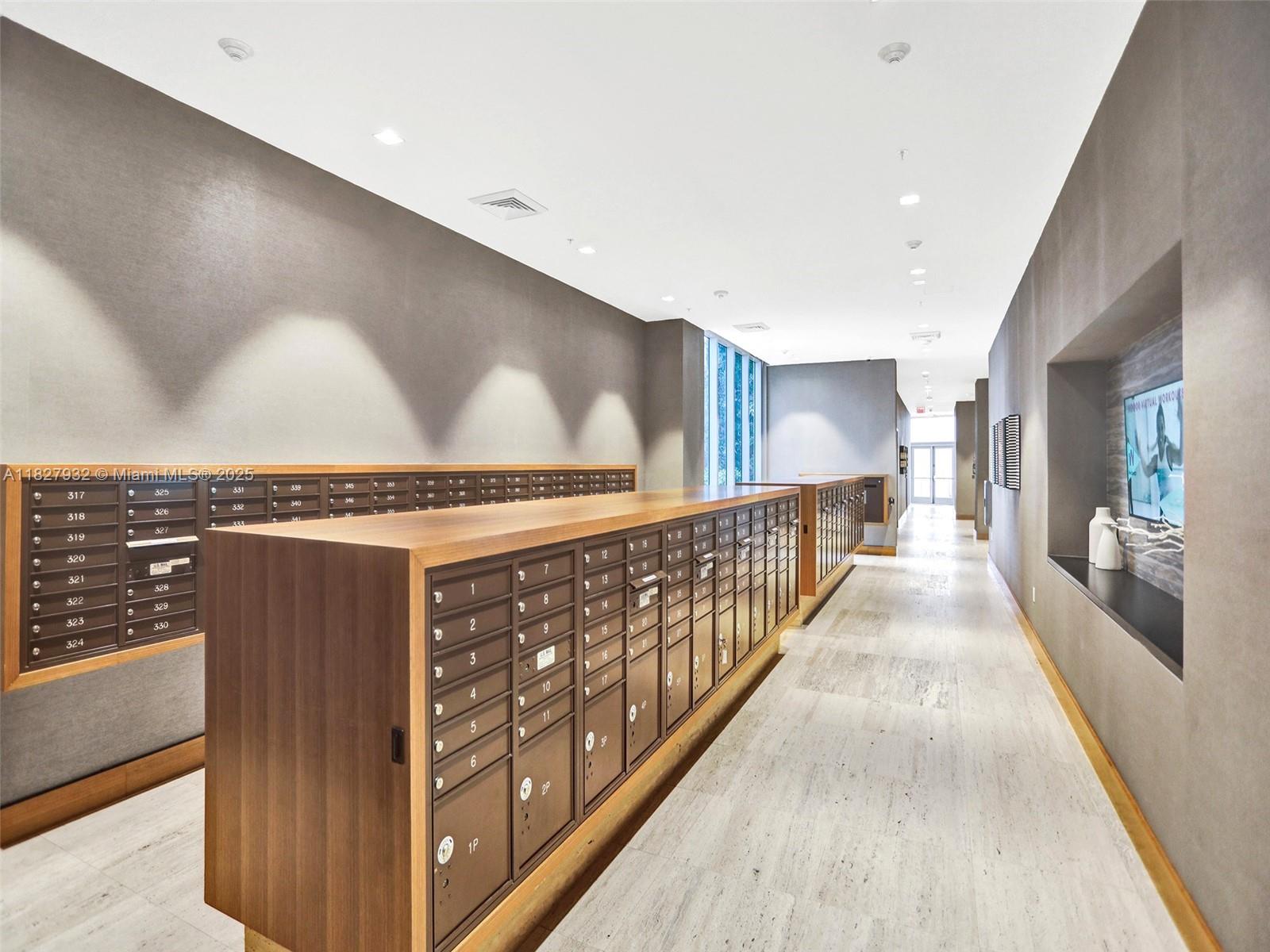 THE HARBOUR NORTH CONDO - Residential