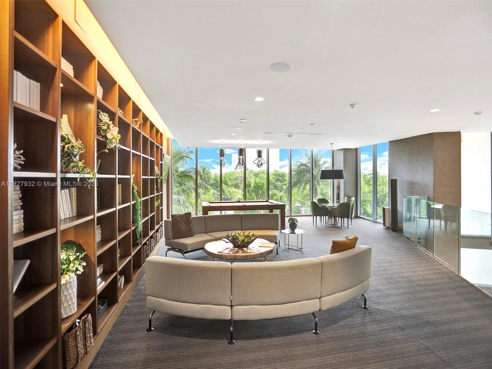 THE HARBOUR NORTH CONDO - Residential