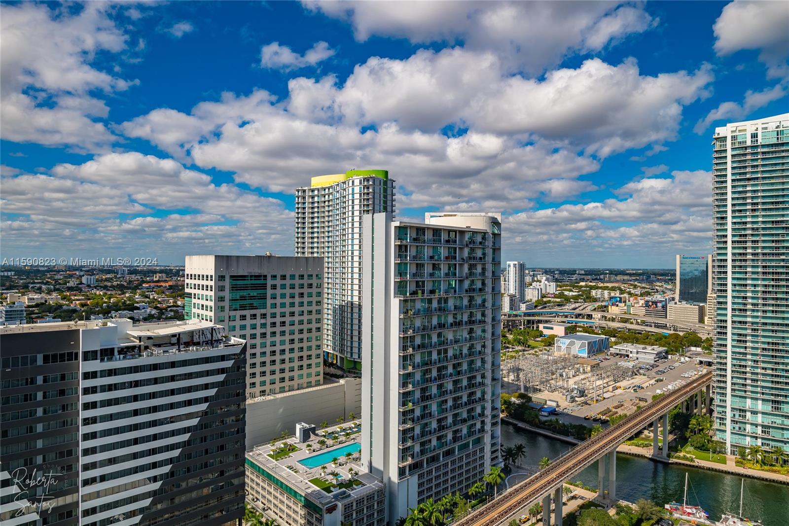 88 SW 7th St 2504