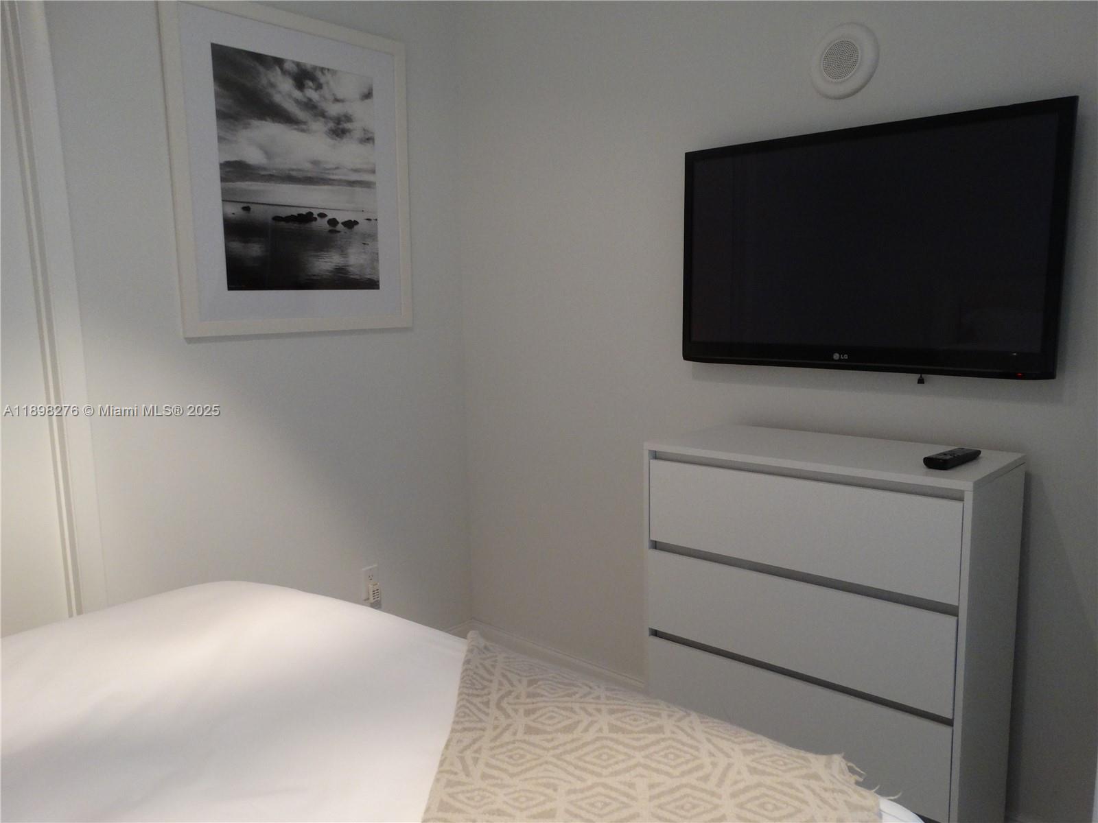 TDR TOWER II CONDO - Residential Lease