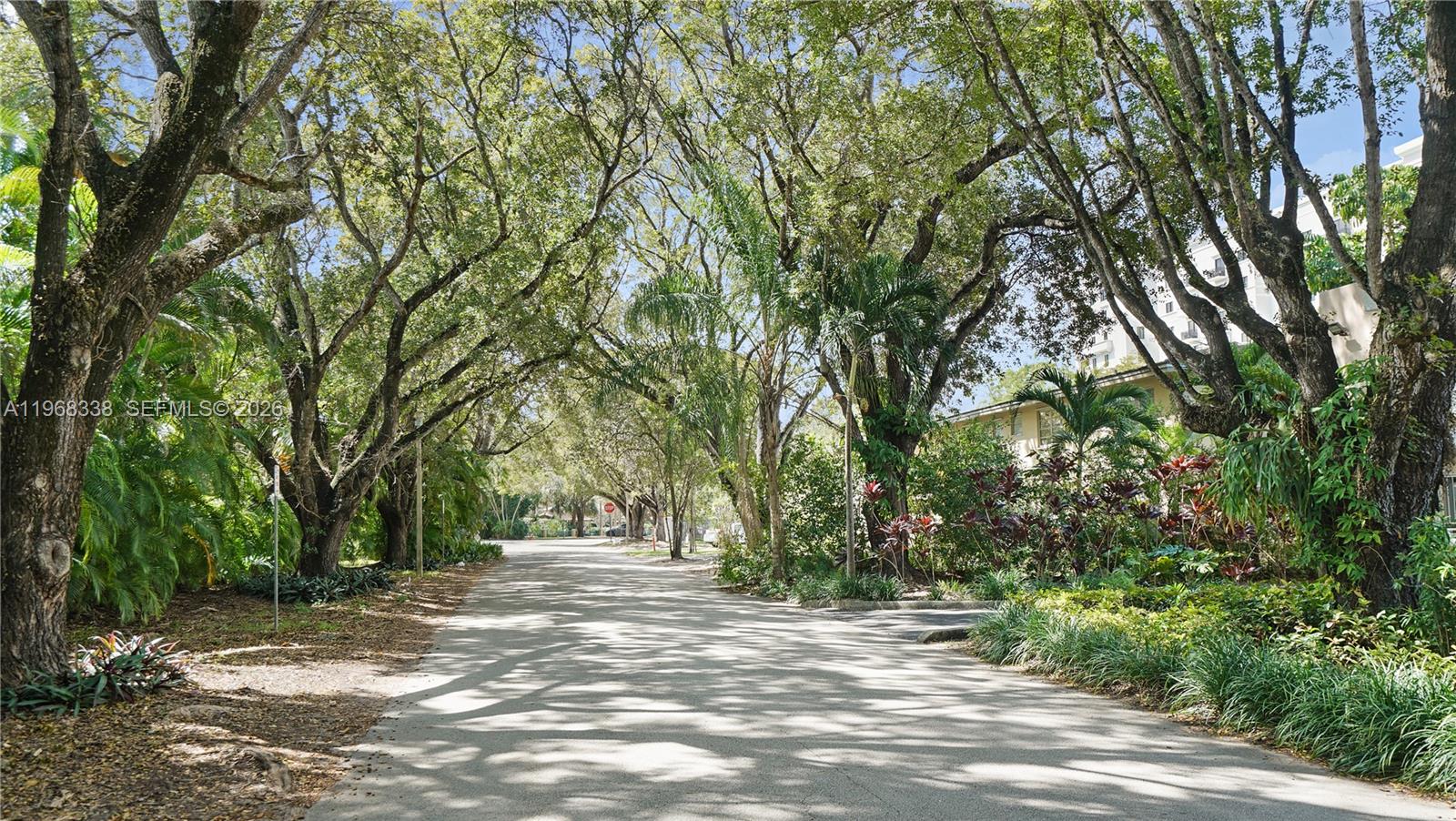 MARIPOSA MANOR CONDO - Residential