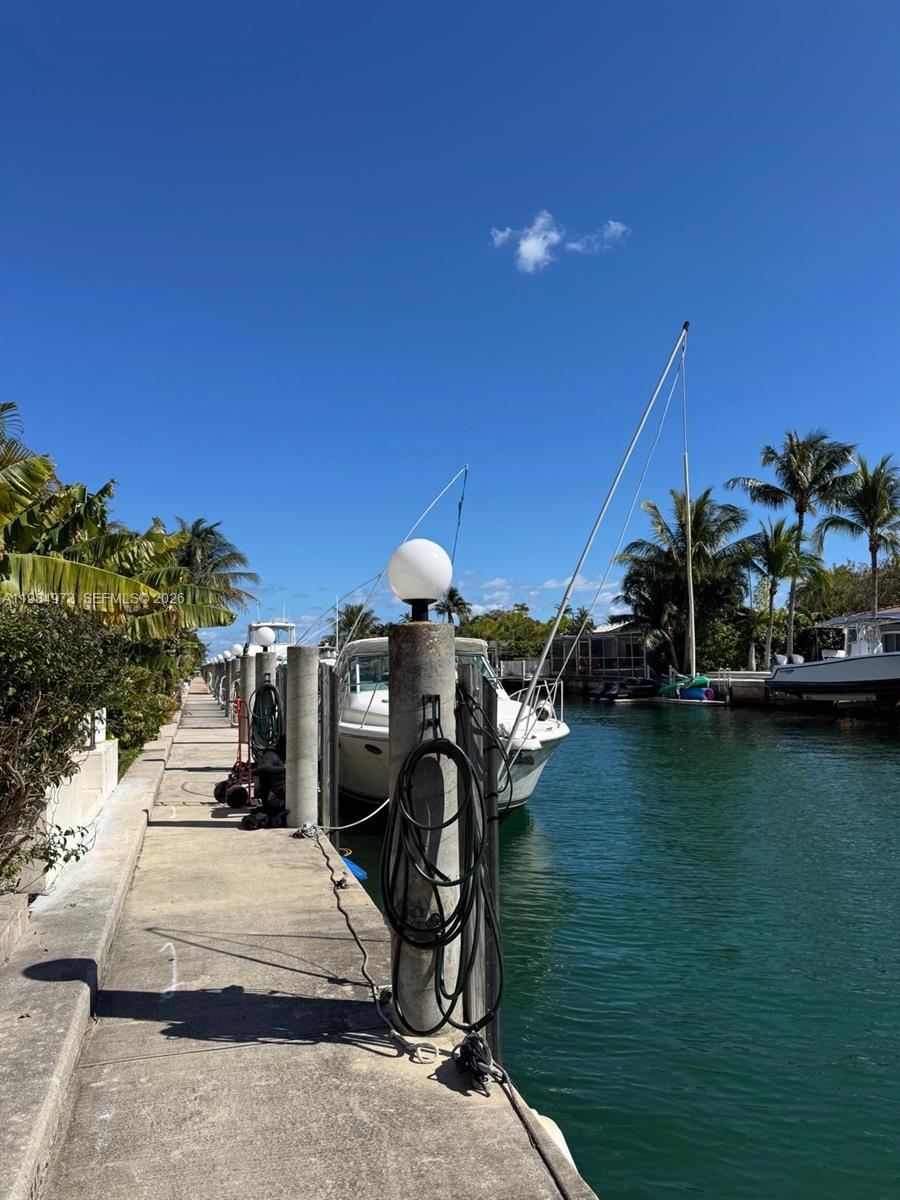 HARBOUR CLUB VILLAS CONDO - Residential