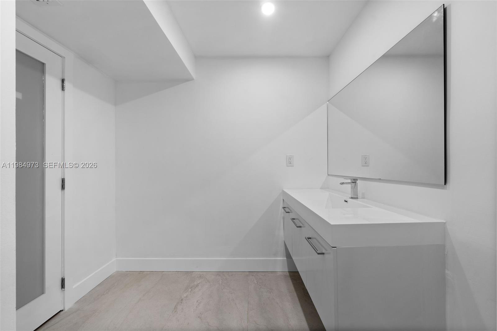 HARBOUR CLUB VILLAS CONDO - Residential