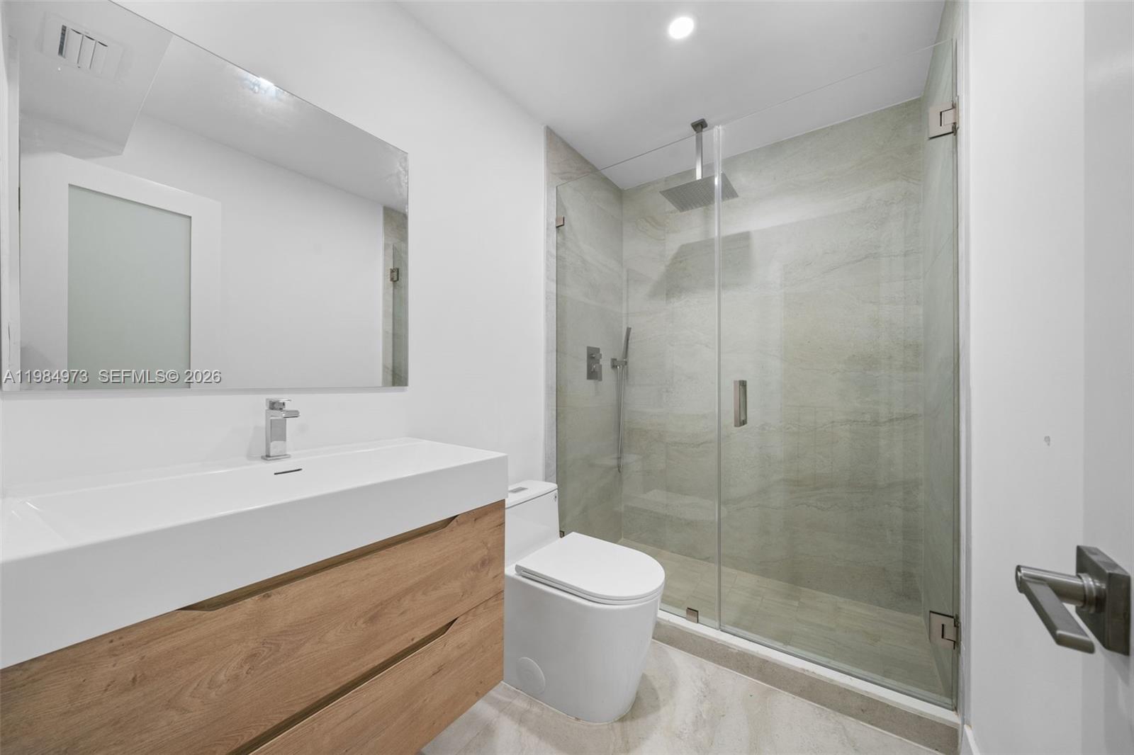 HARBOUR CLUB VILLAS CONDO - Residential