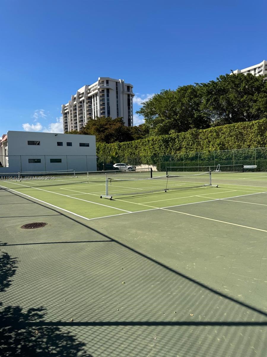 HARBOUR CLUB VILLAS CONDO - Residential