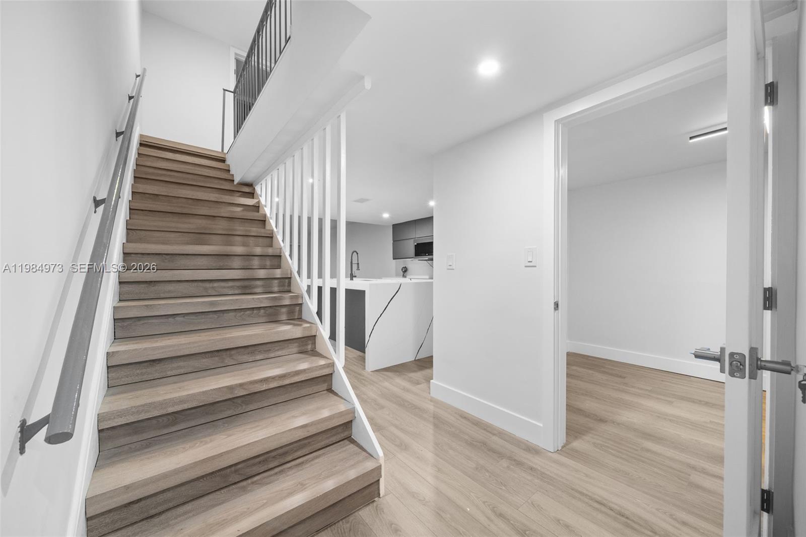 HARBOUR CLUB VILLAS CONDO - Residential