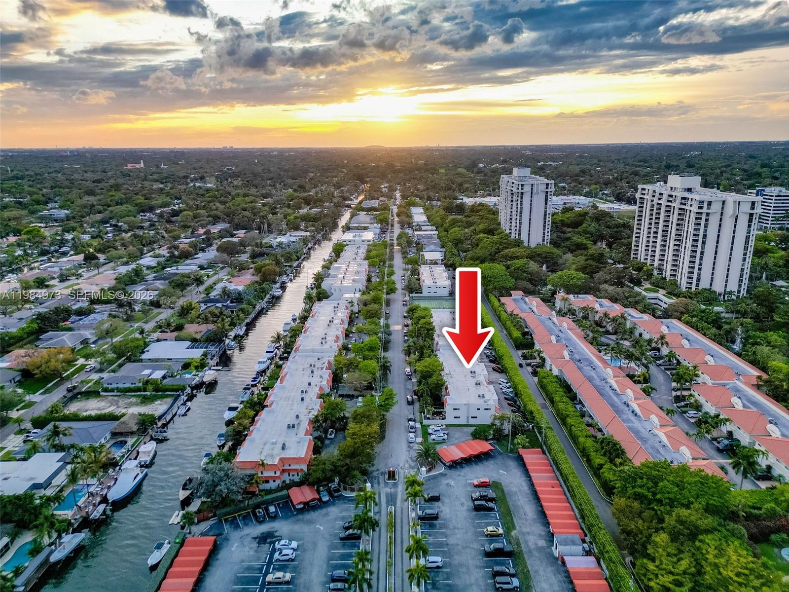 HARBOUR CLUB VILLAS CONDO - Residential