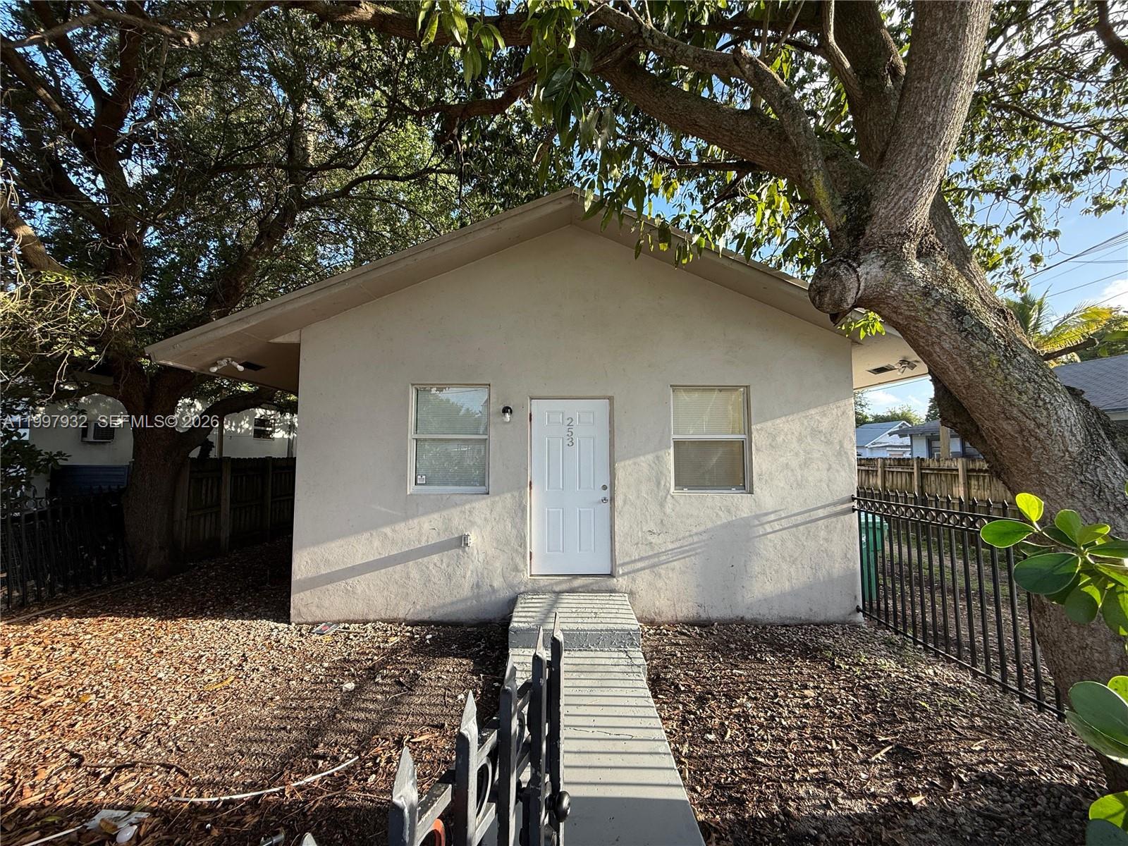 BUENA VISTA HEIGHTS EXTEN - Residential Lease