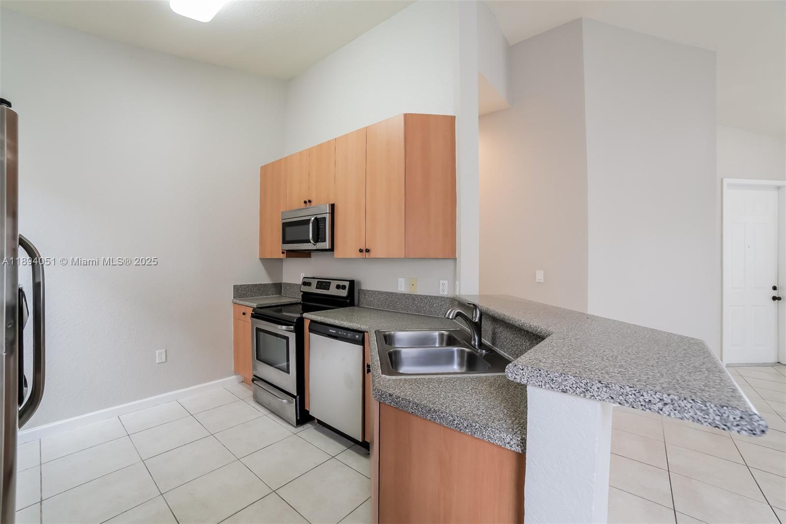 PORTOFINO PALMS - Residential Lease