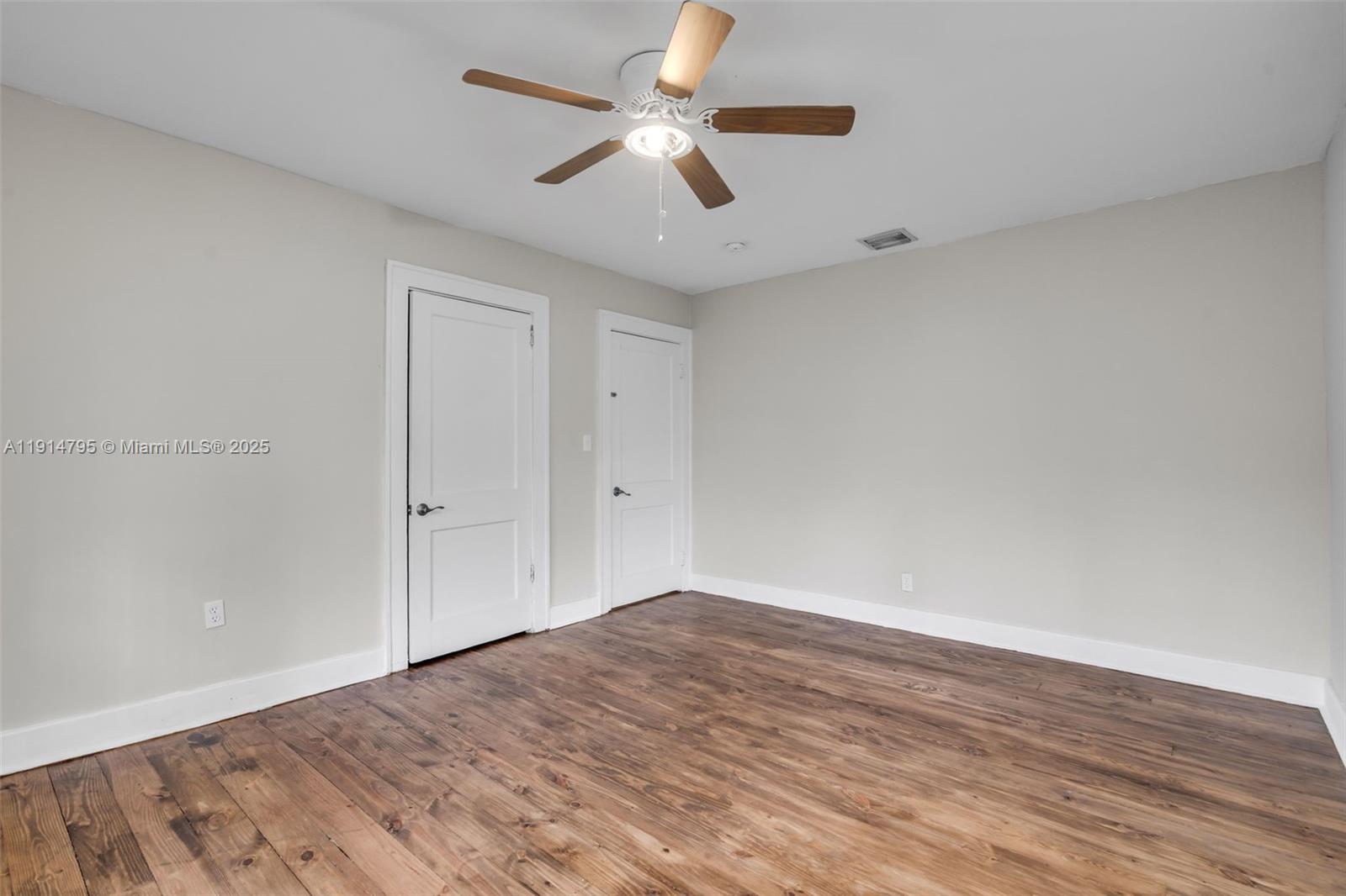 ESCOTTONIA PARK - Residential Lease