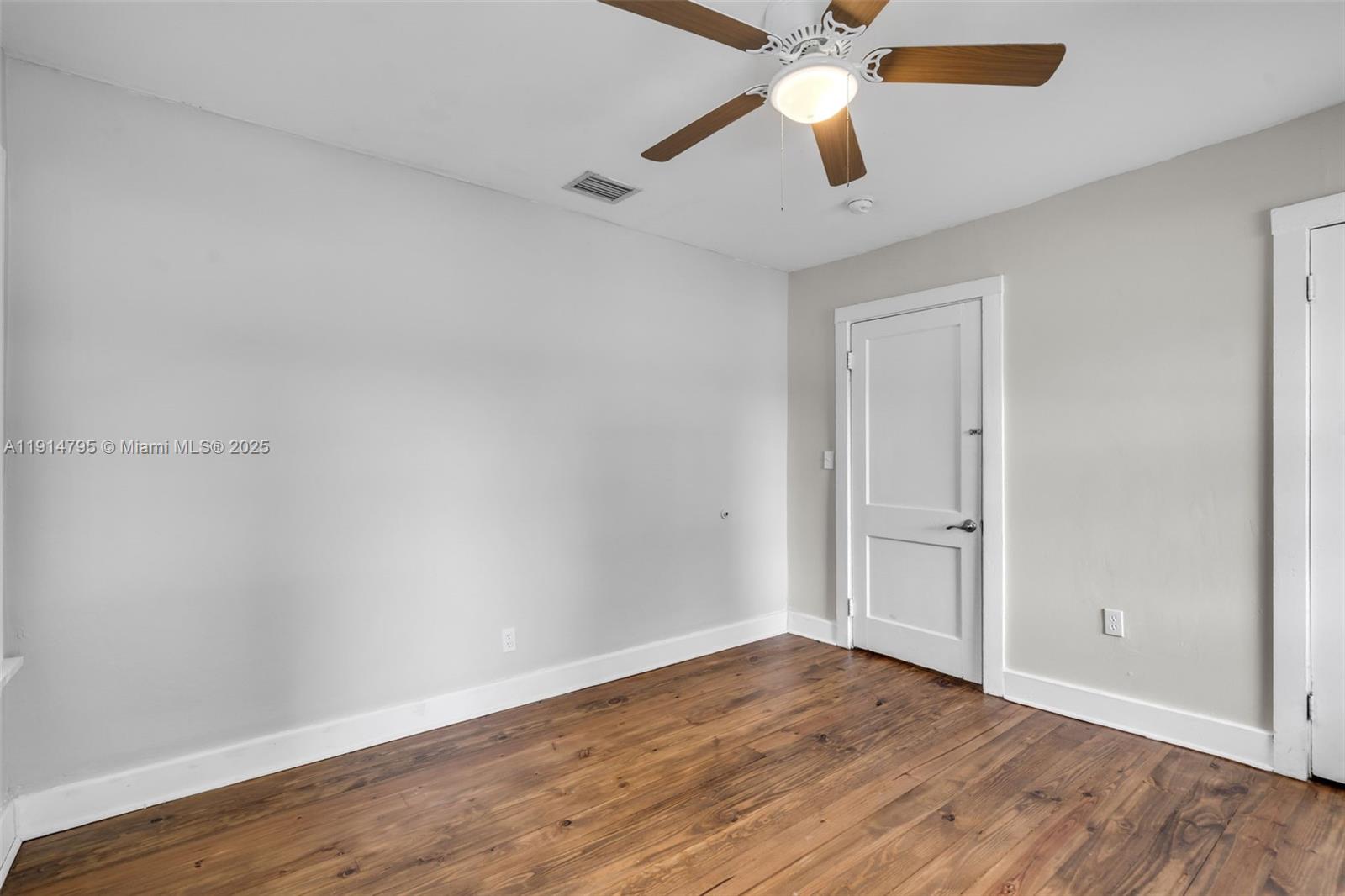 ESCOTTONIA PARK - Residential Lease