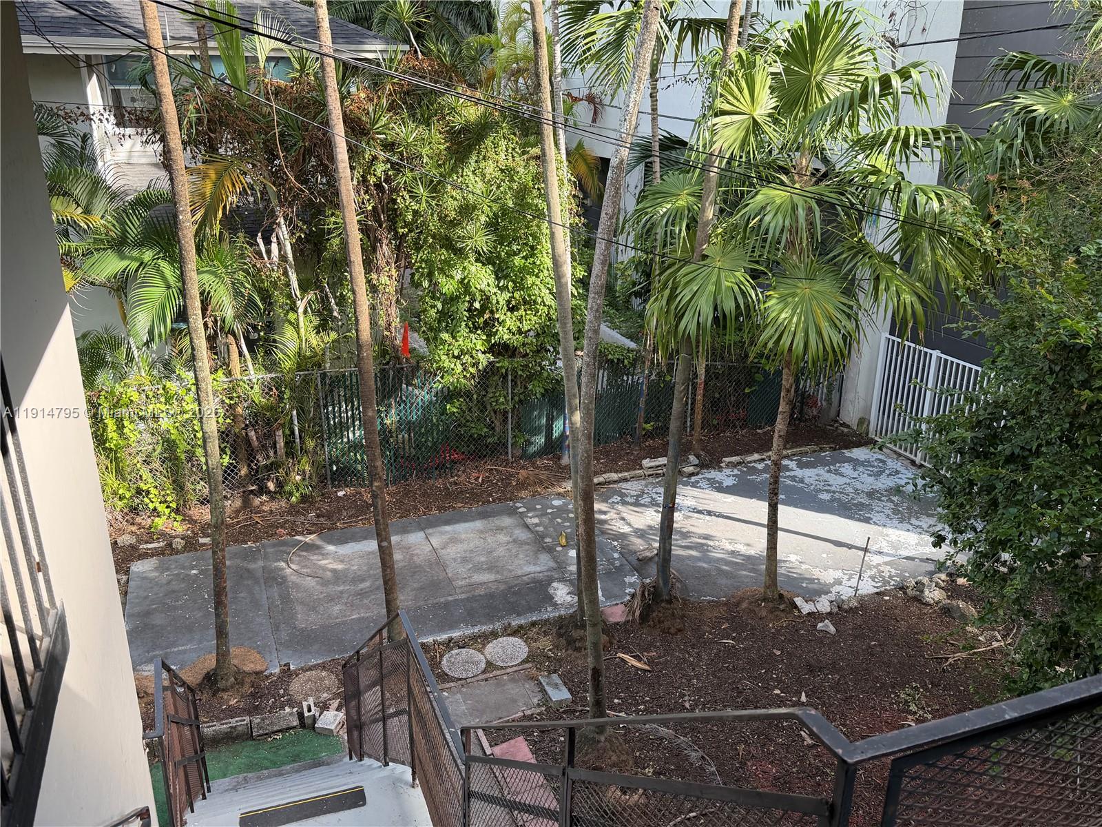 ESCOTTONIA PARK - Residential Lease