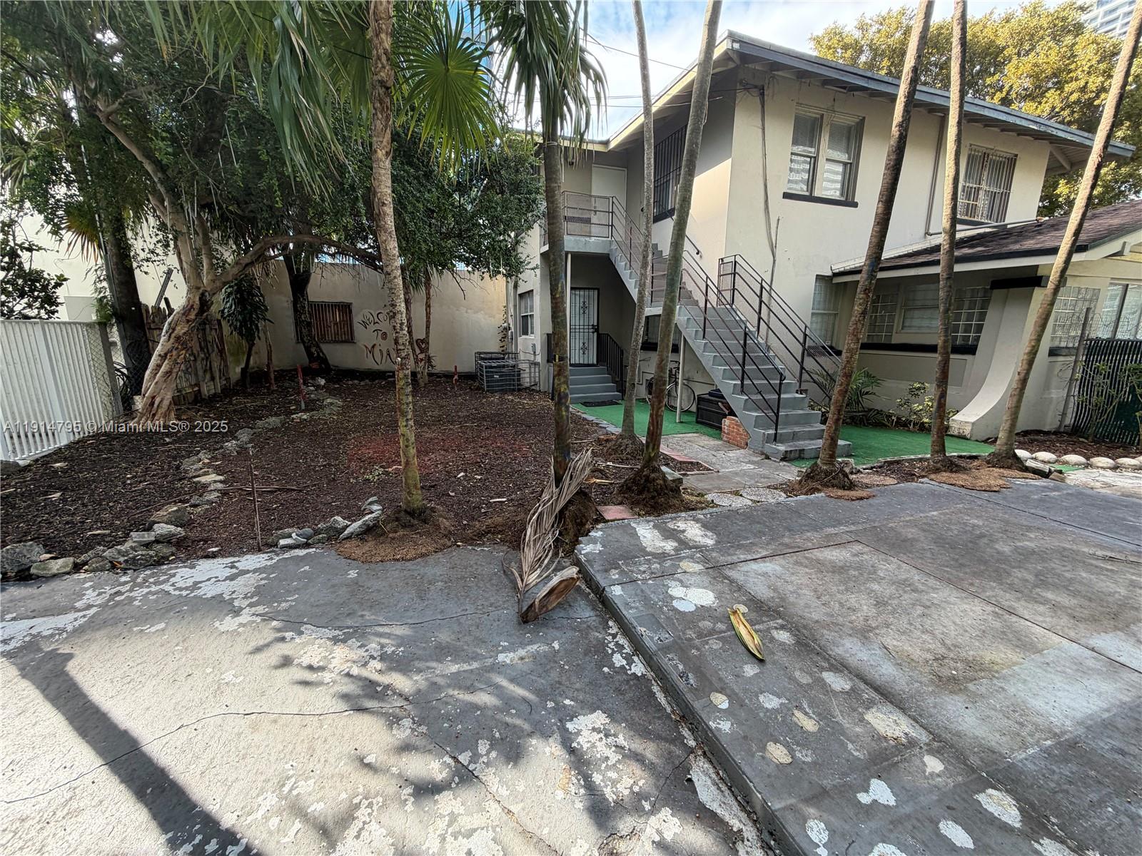 ESCOTTONIA PARK - Residential Lease