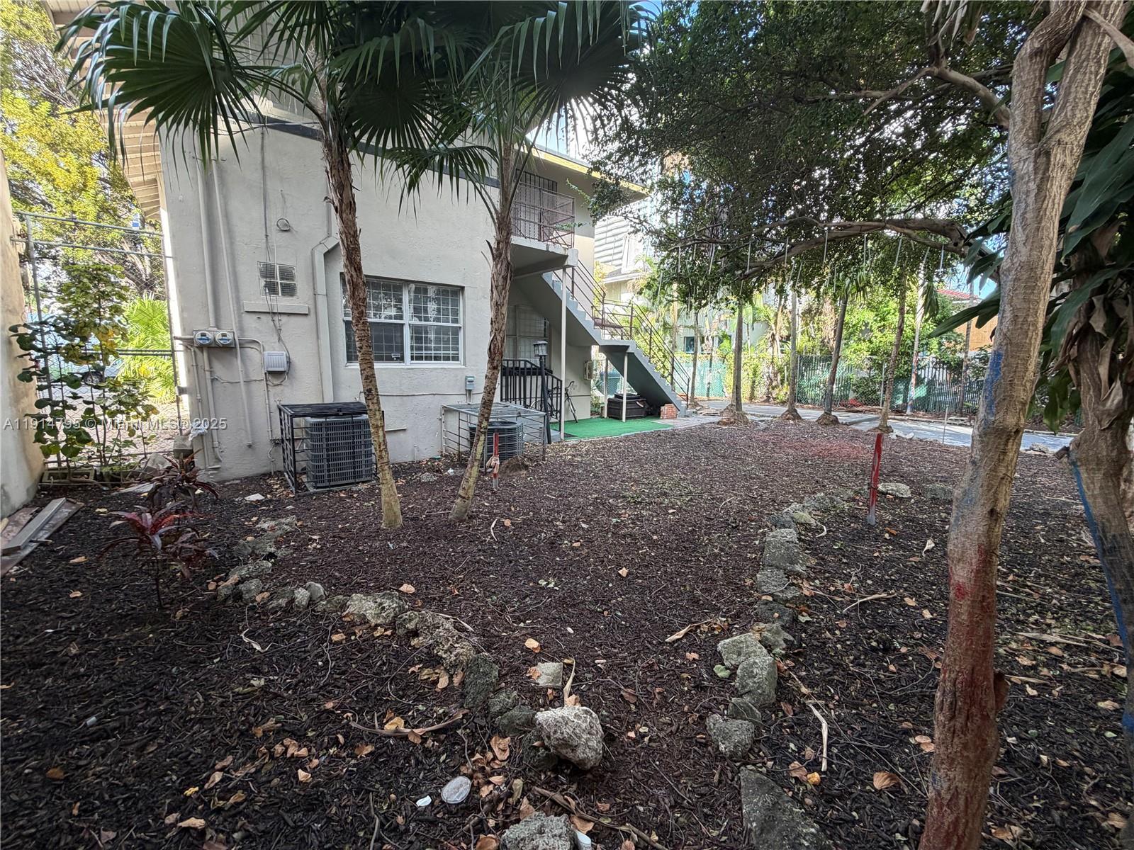 ESCOTTONIA PARK - Residential Lease