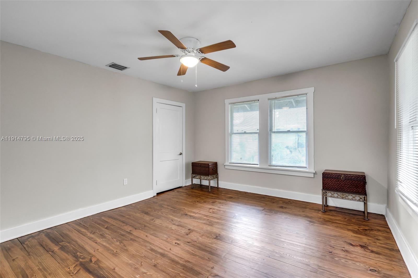 ESCOTTONIA PARK - Residential Lease