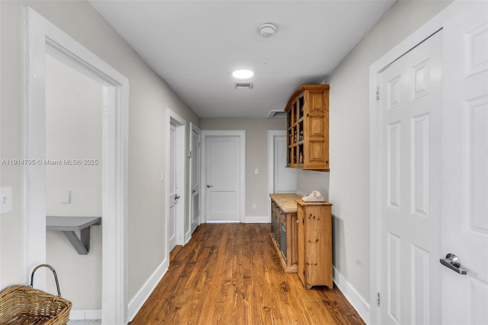 ESCOTTONIA PARK - Residential Lease