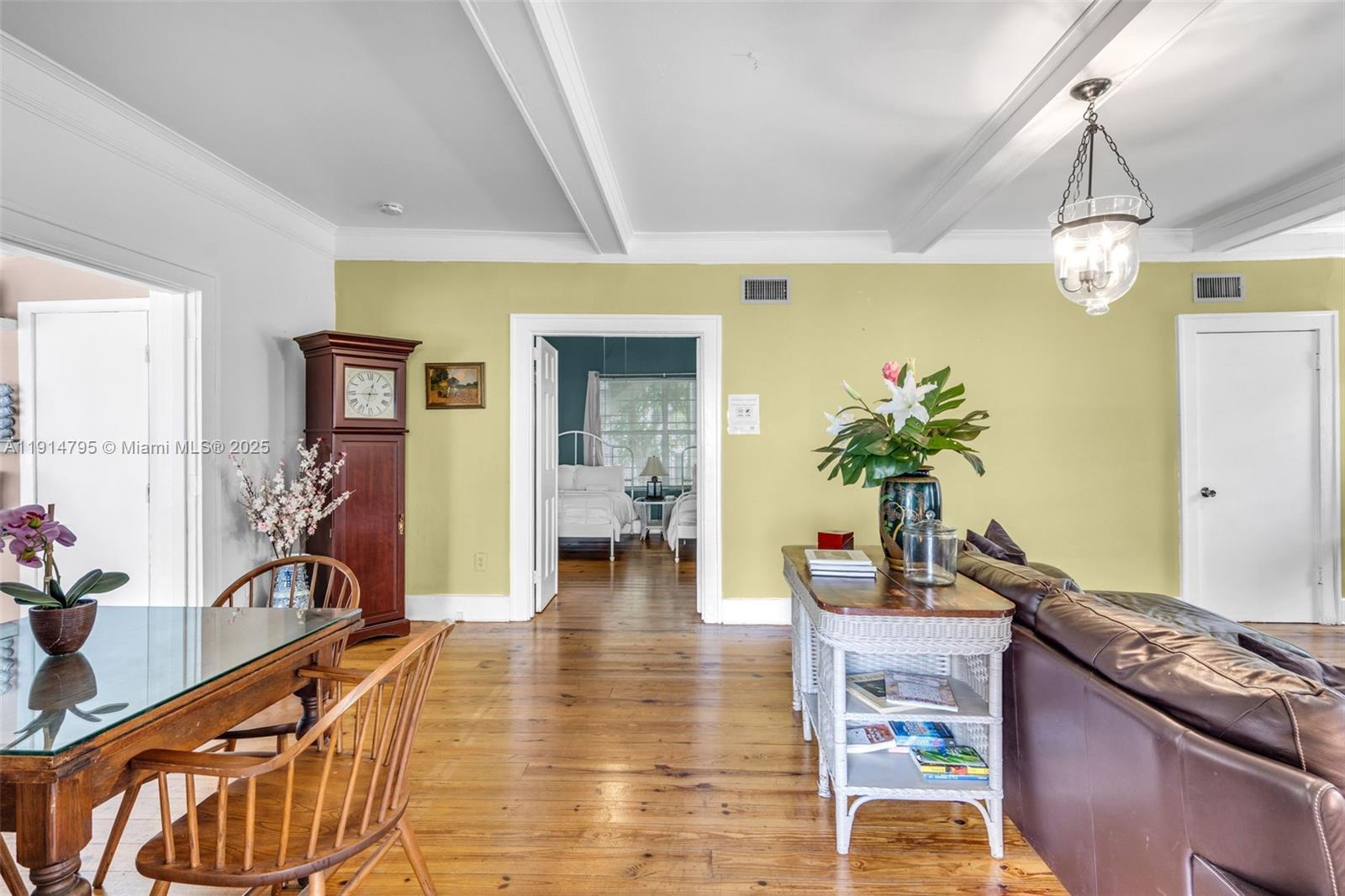 ESCOTTONIA PARK - Residential Lease